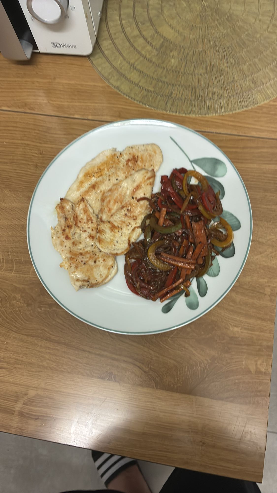 Pollo con verduras salteadas