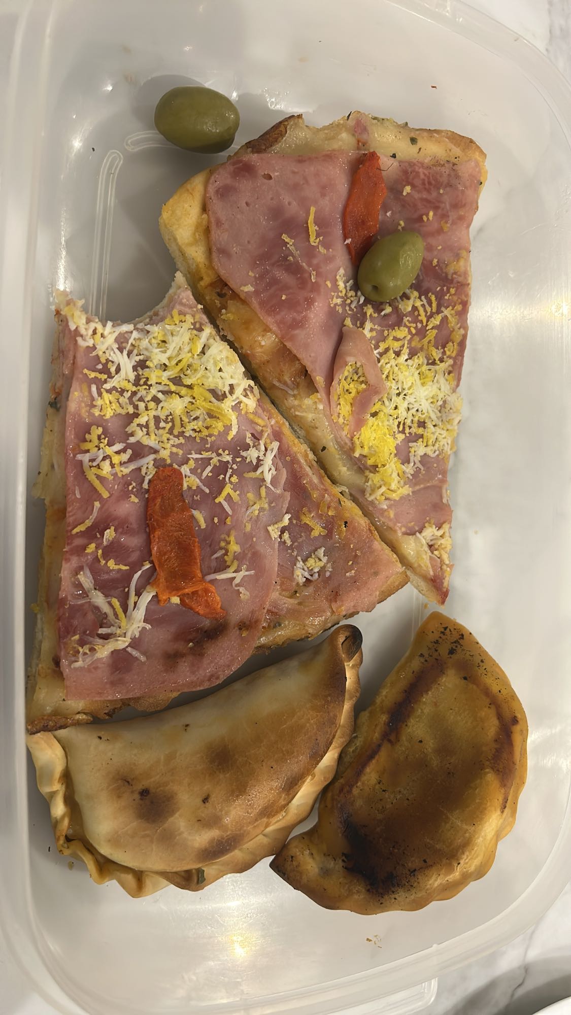 Pizza y empanadas