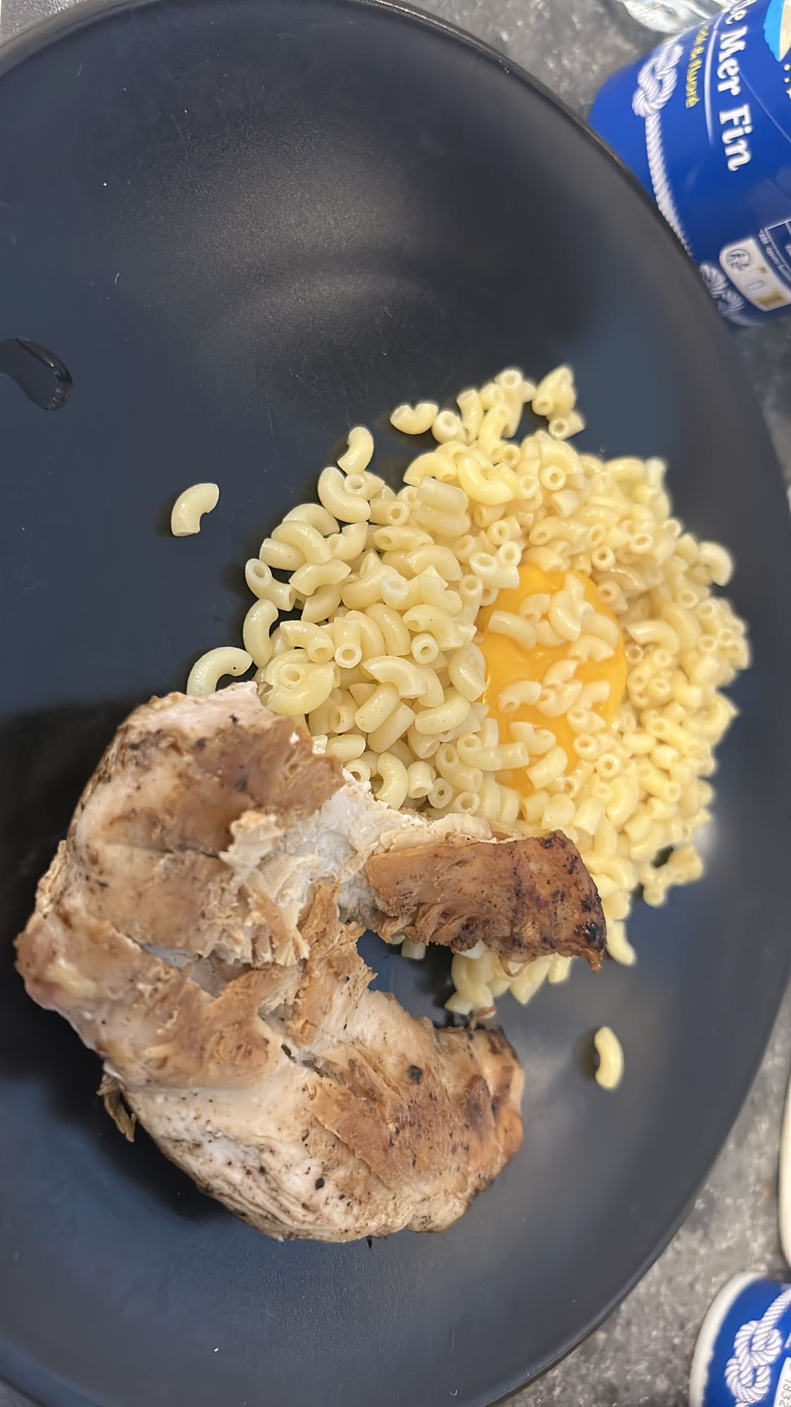 Blanc de poulet, pâtes et jaune d œuf