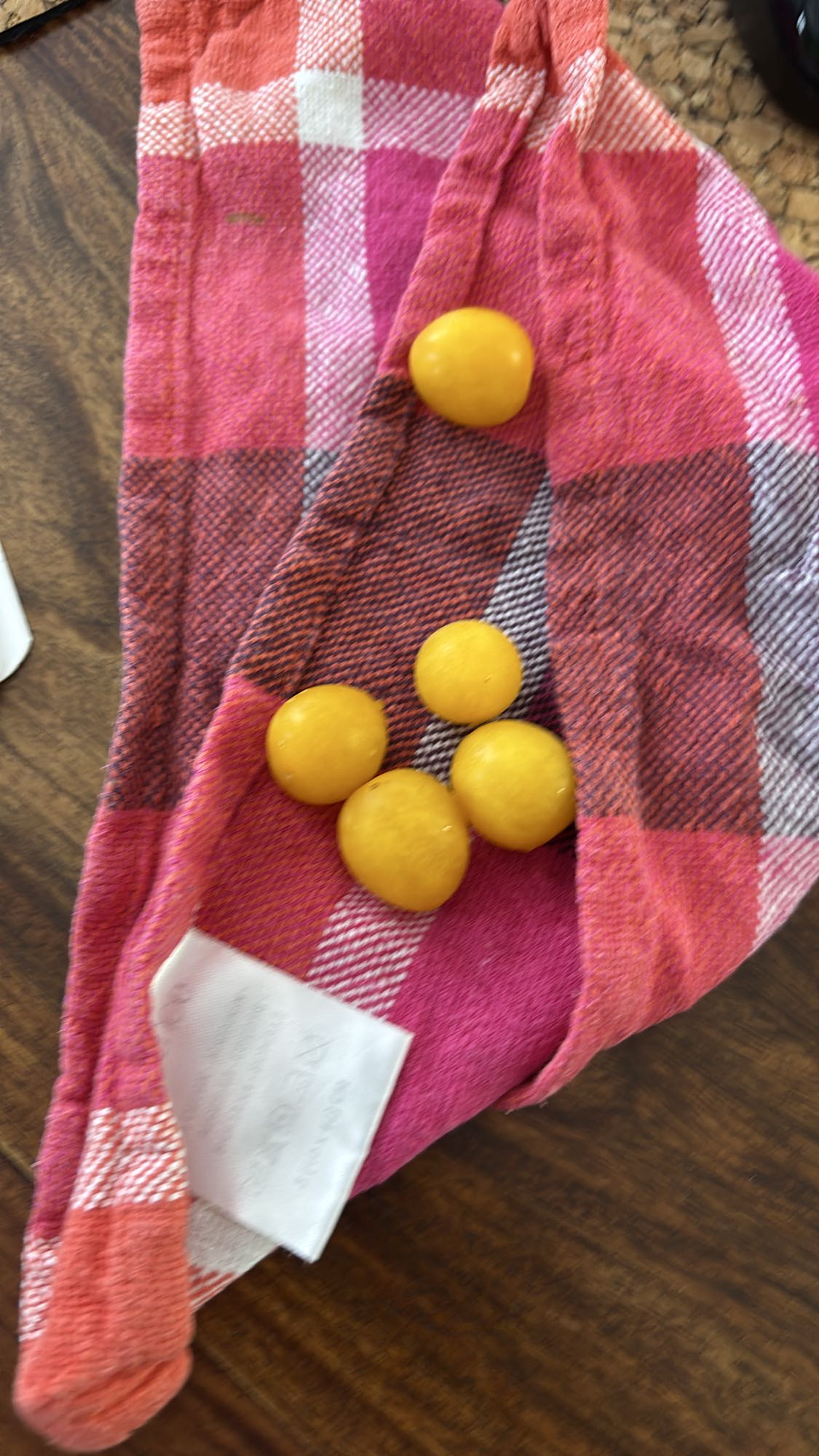 prunes jaunes fraîches