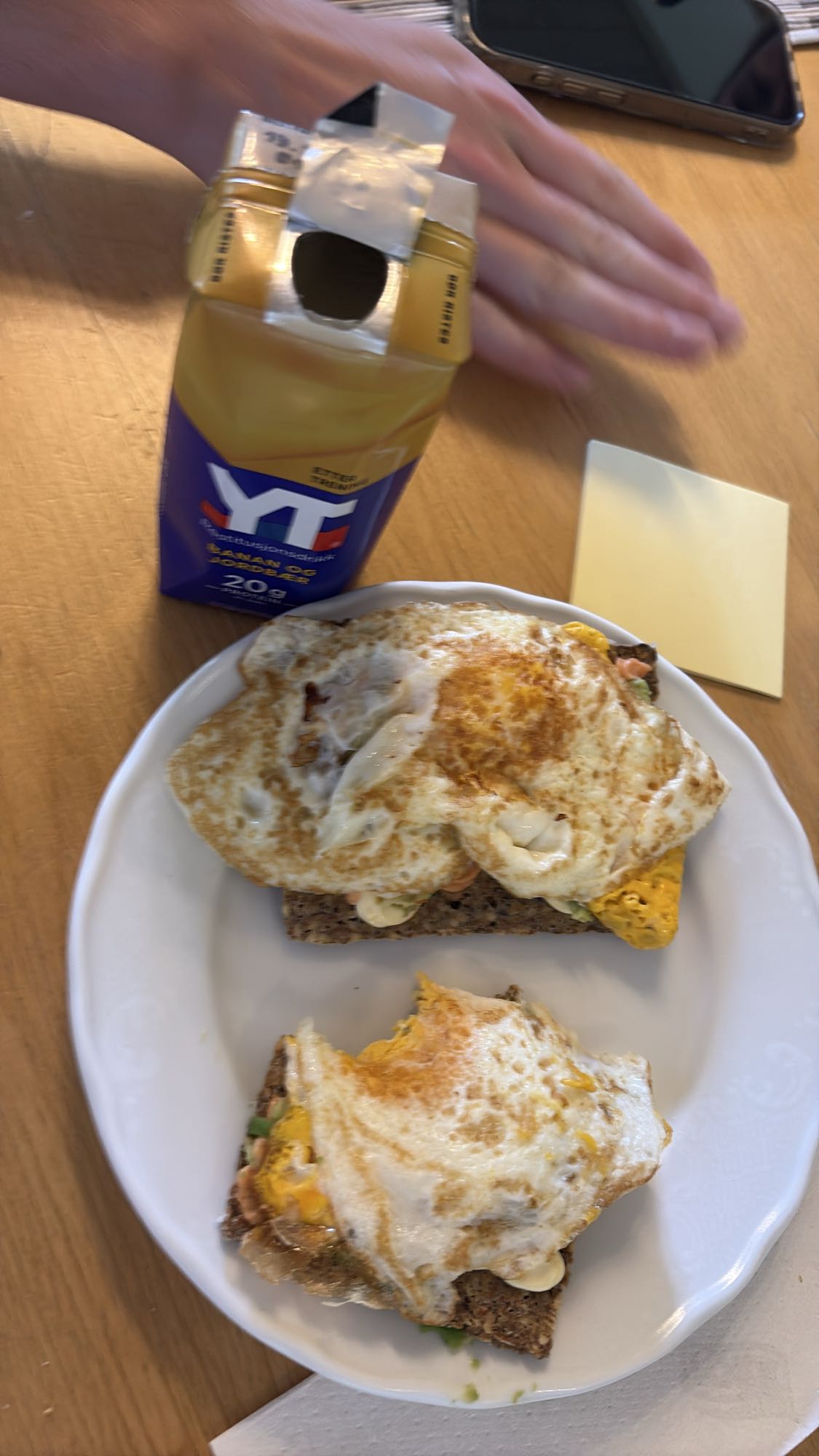 Egg rye bread & protein drink
