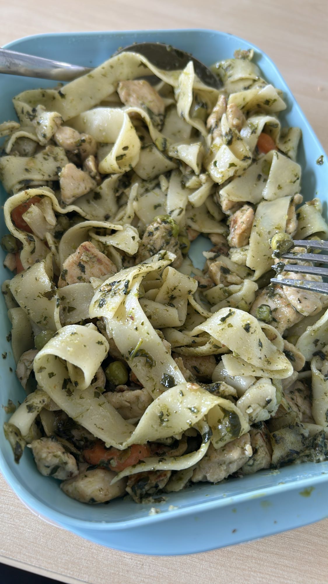 Kycklingpasta med pesto