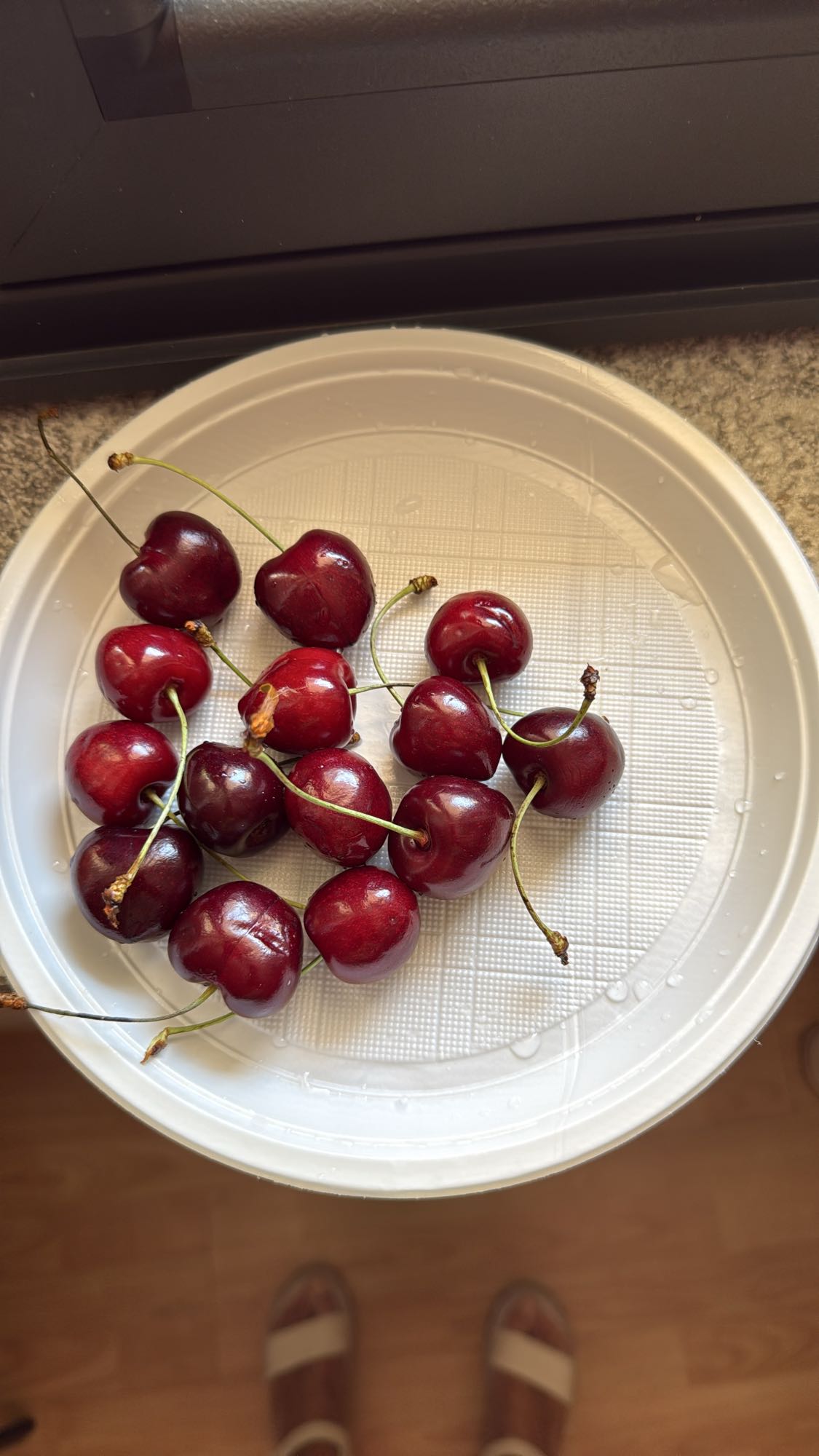 Taze kiraz tabağı