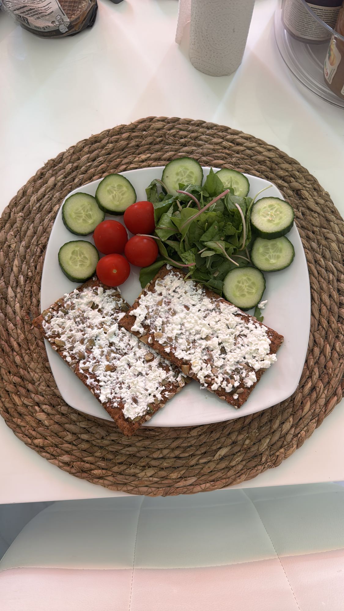 Crackers met hüttenkäse