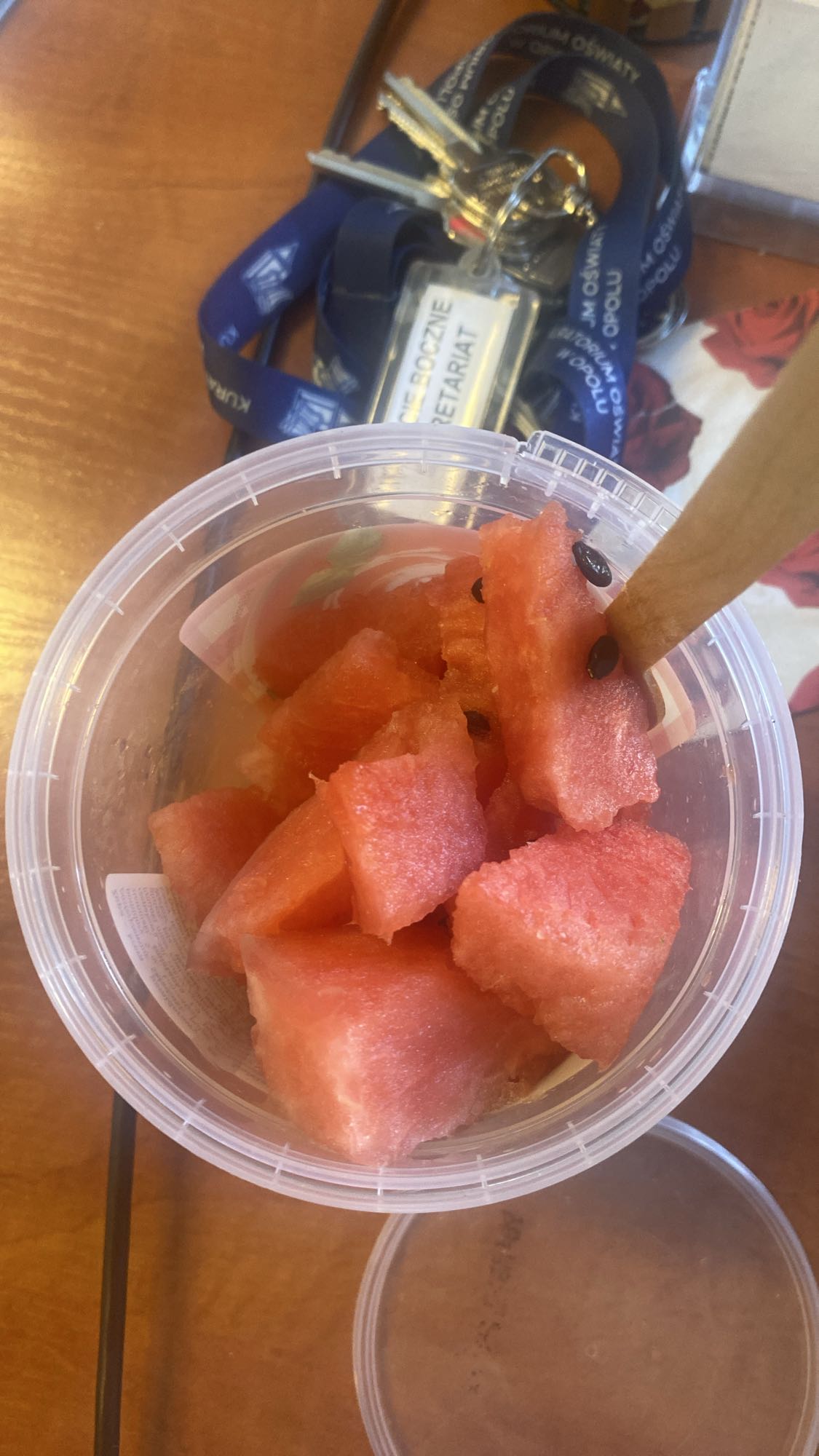 Kostki arbuza w kubku