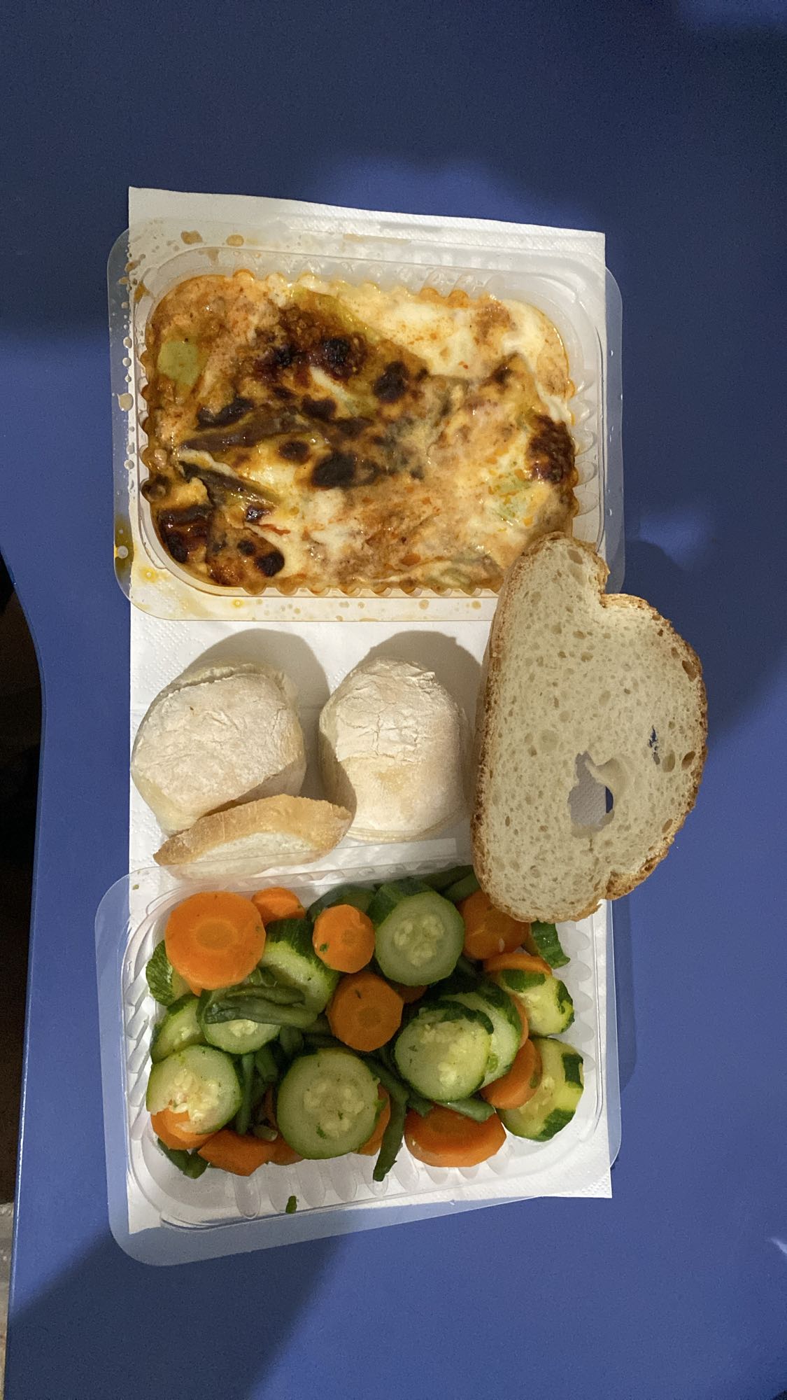 Lasagna with bread & salad