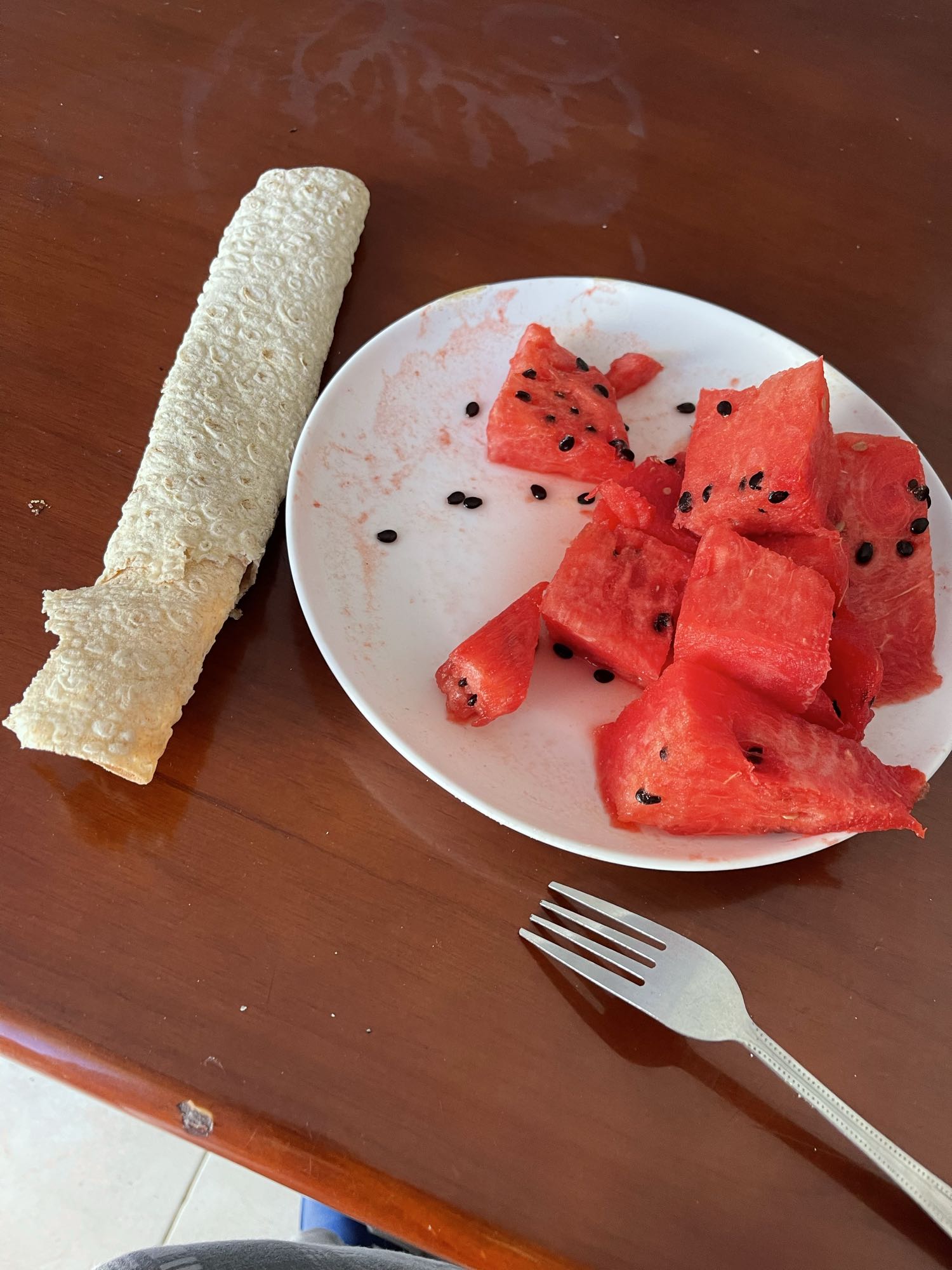 بطيخ وخبز رقيق