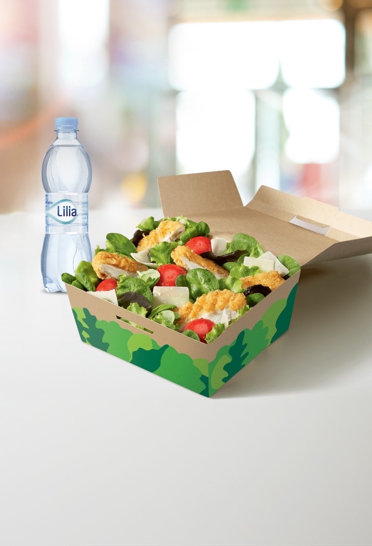 Insalata con pollo croccante