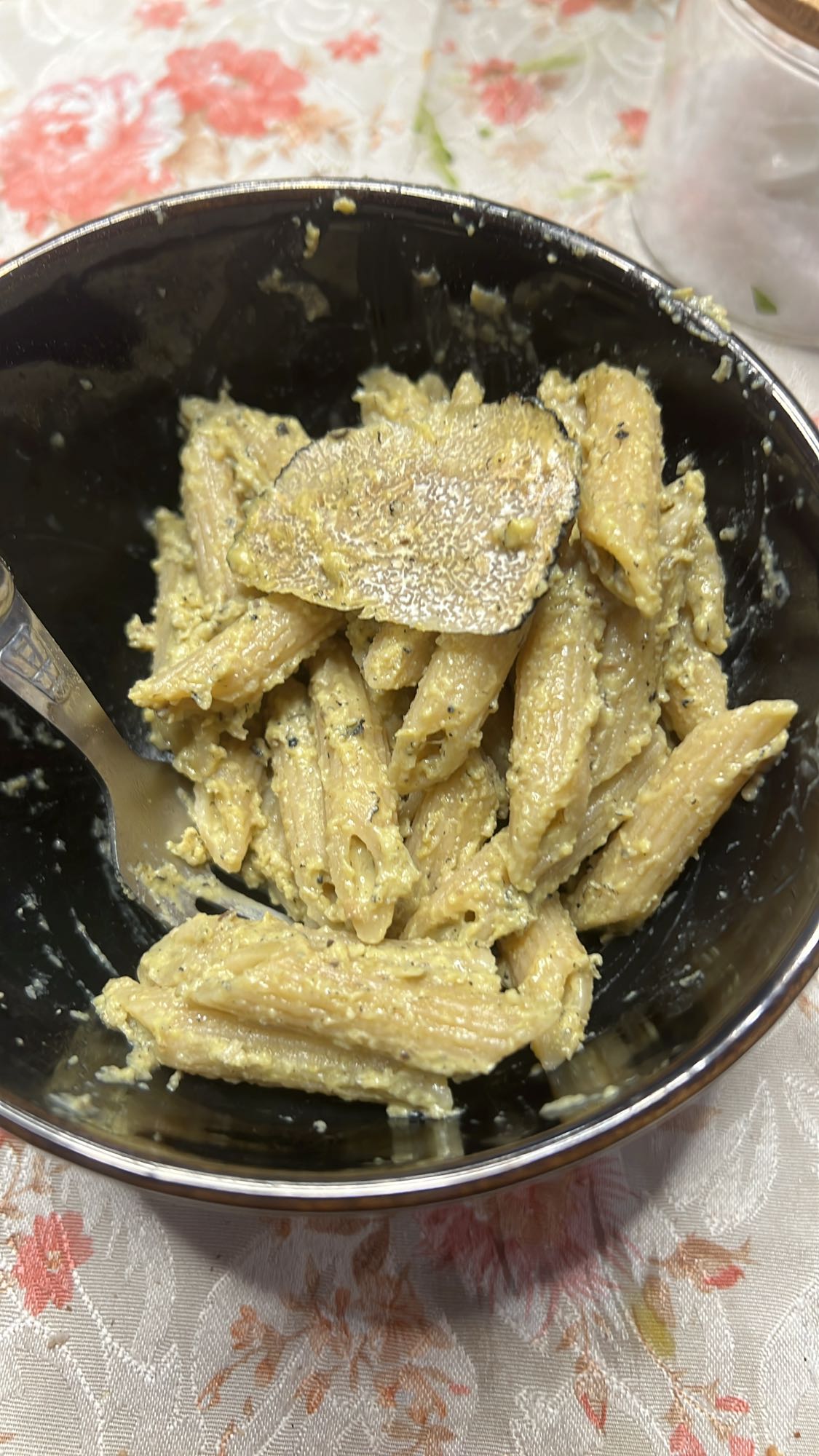 Penne cu trufe și brânză