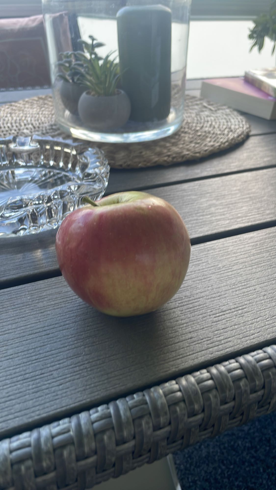 Röd äpple