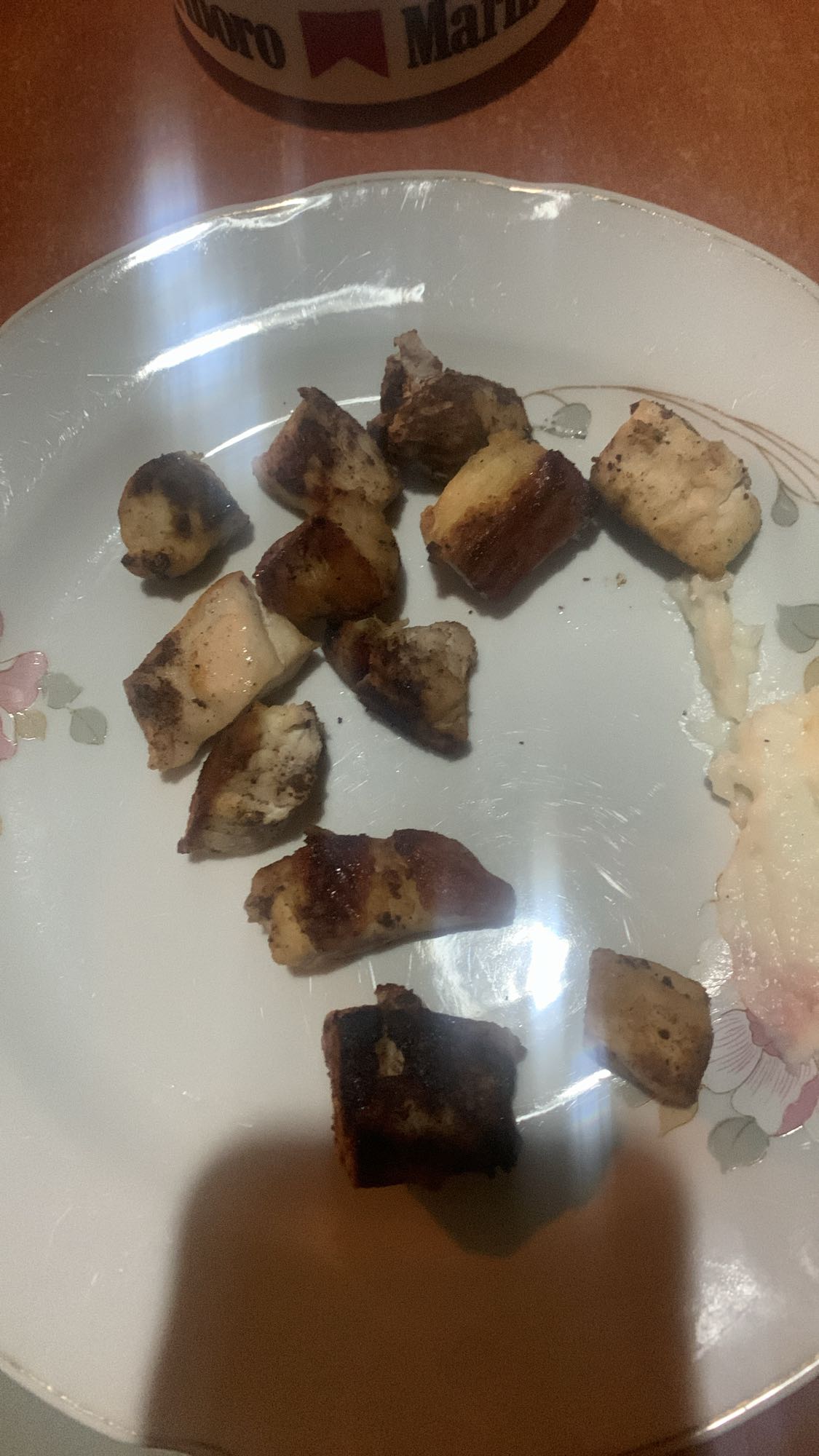 Grilled chicken pieces