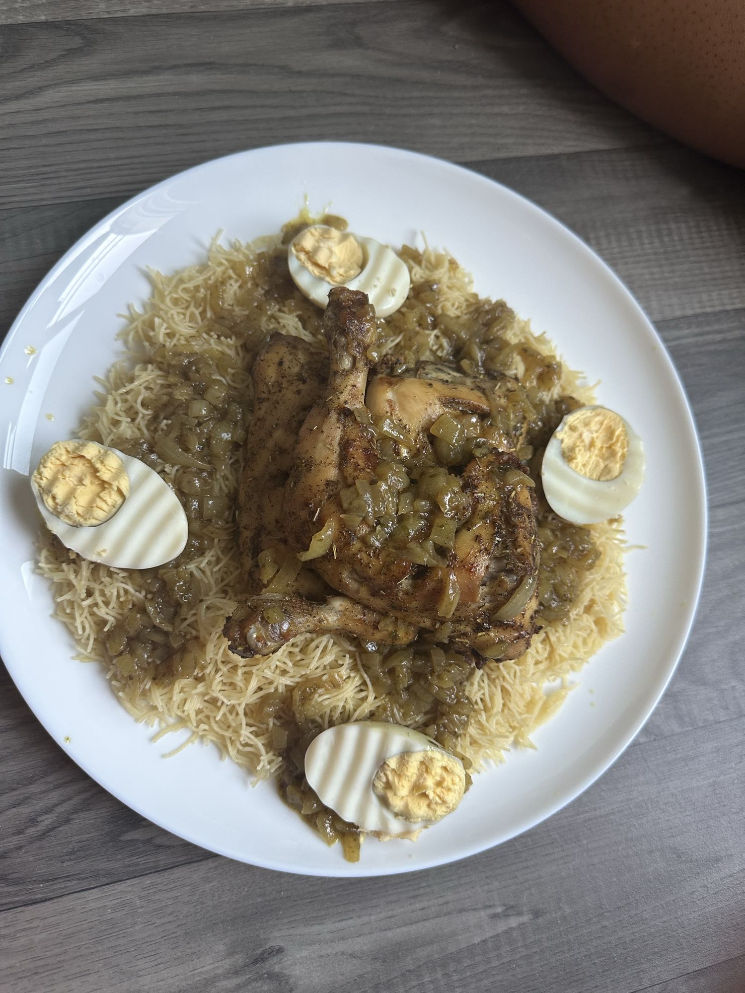 Poulet sur vermicelles