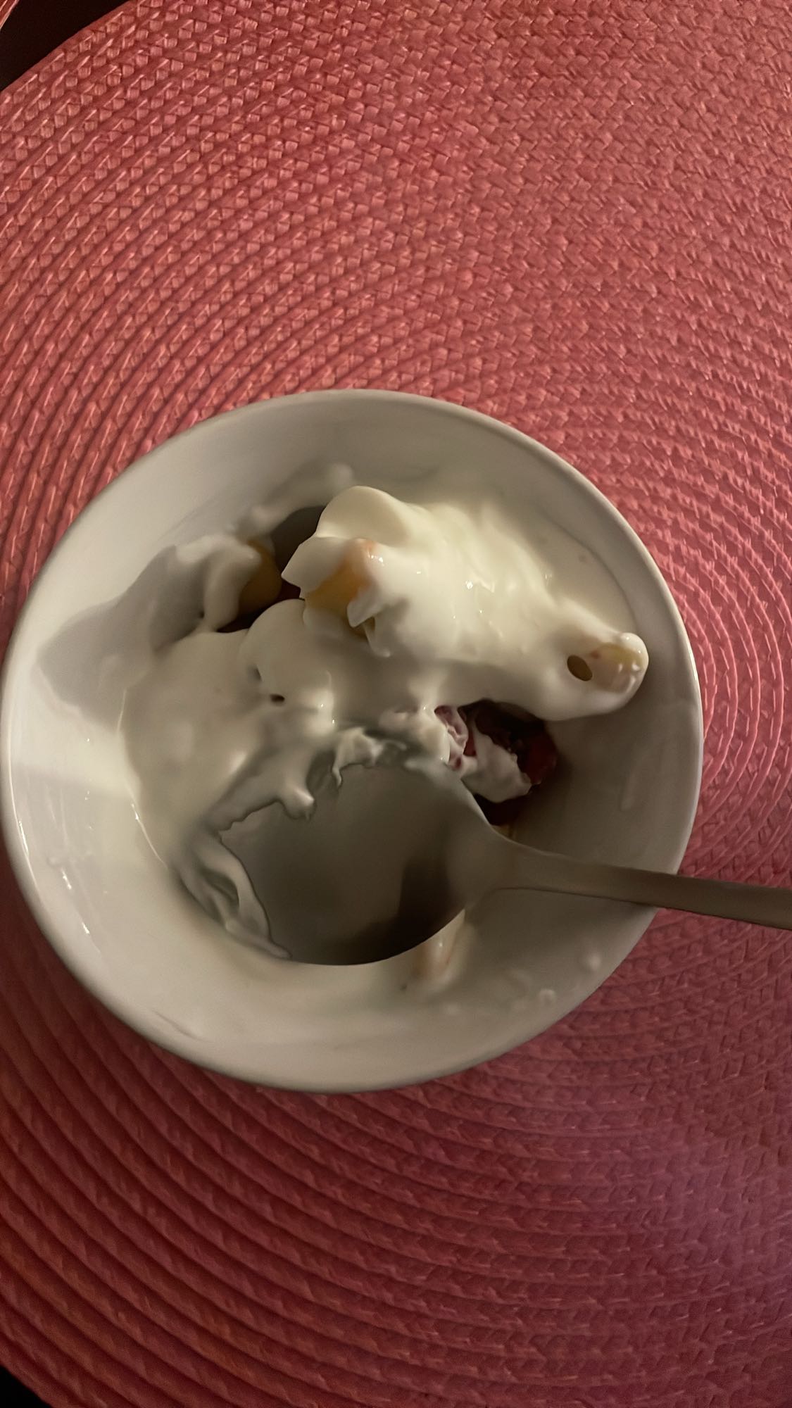 Yoghurt med frukt
