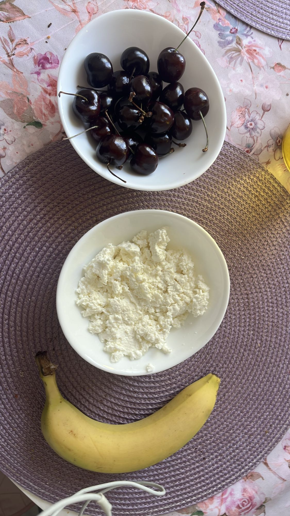 Творог с фруктами