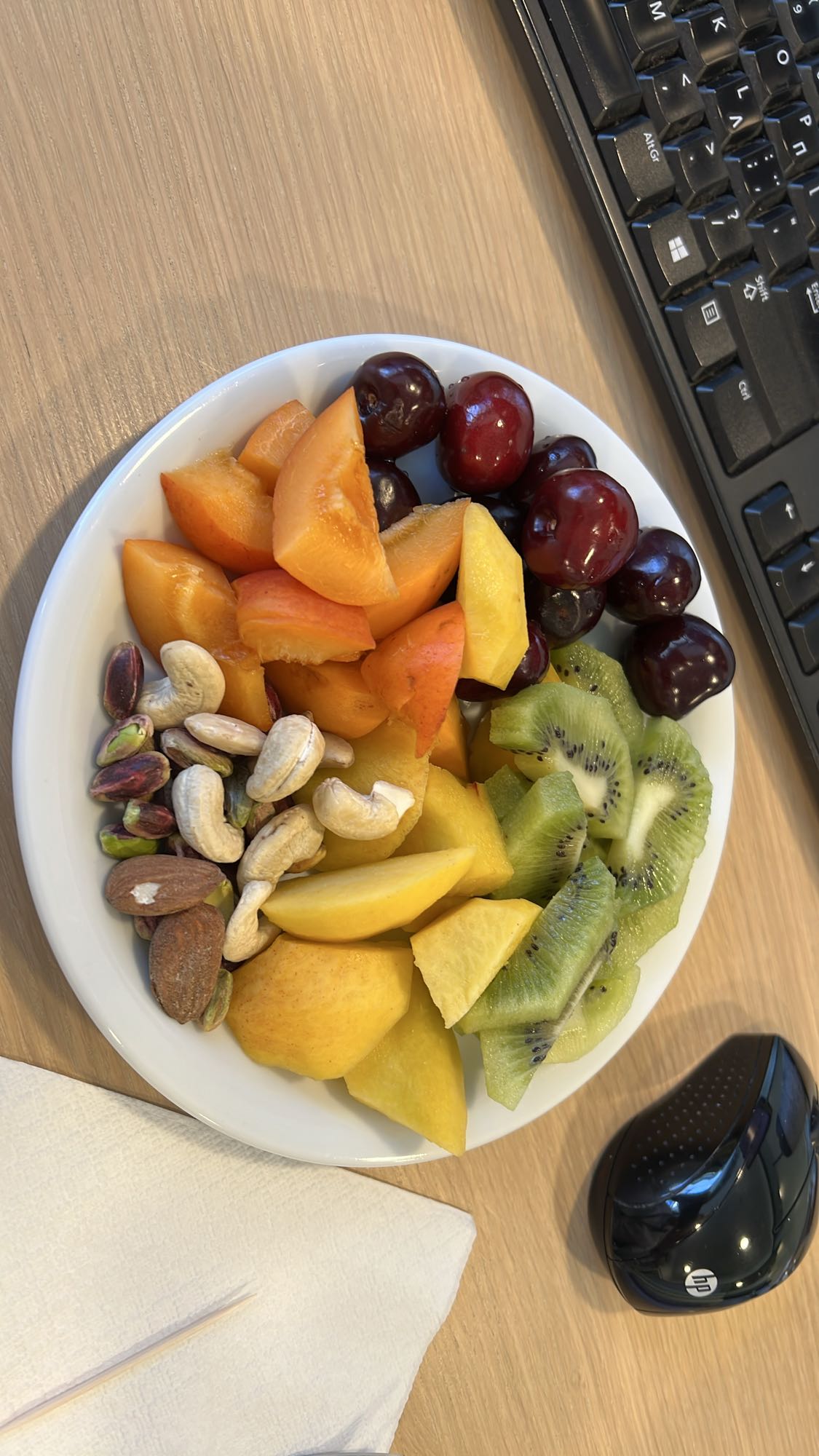 Φρουτοσαλάτα με ξηρούς καρπούς