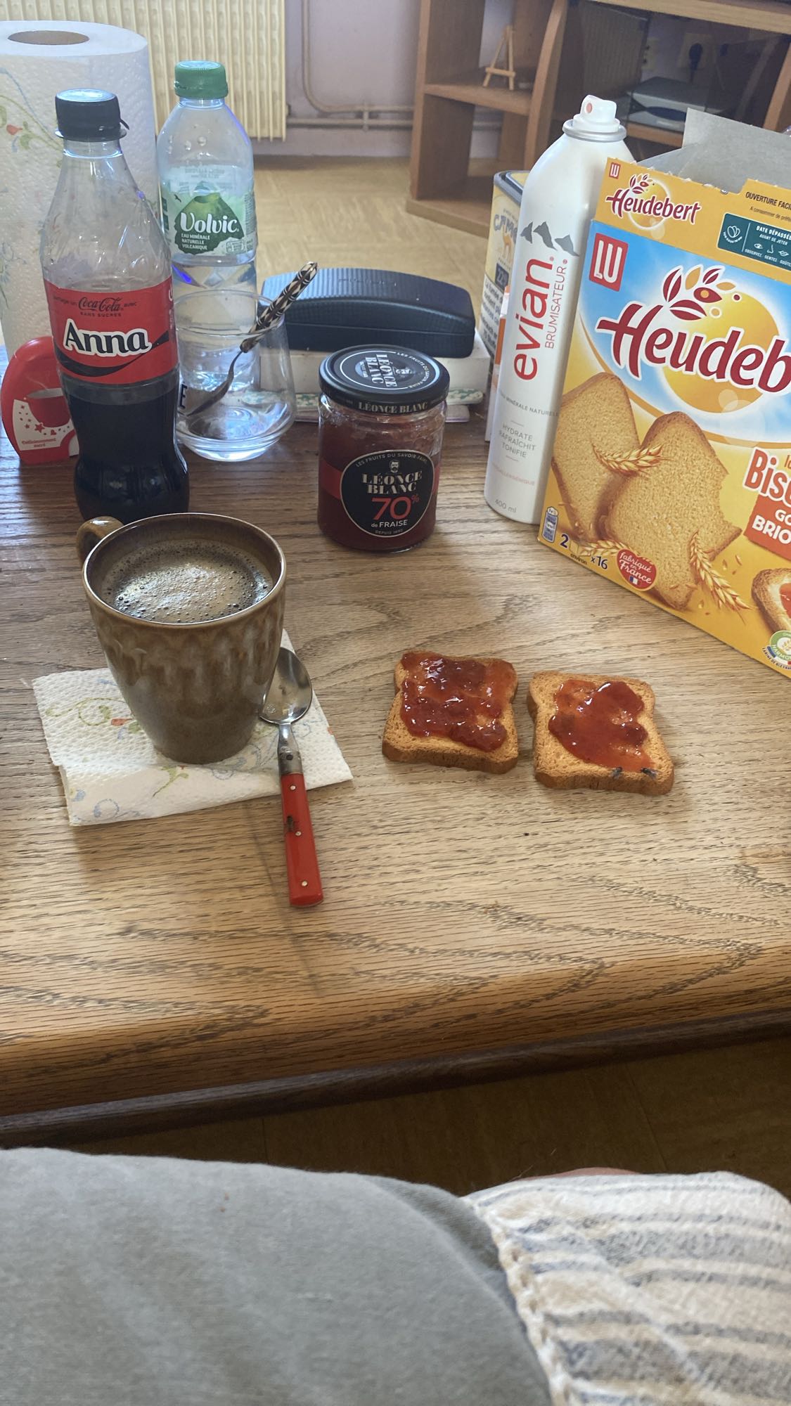 Café + 2 biscottes confiture allégée