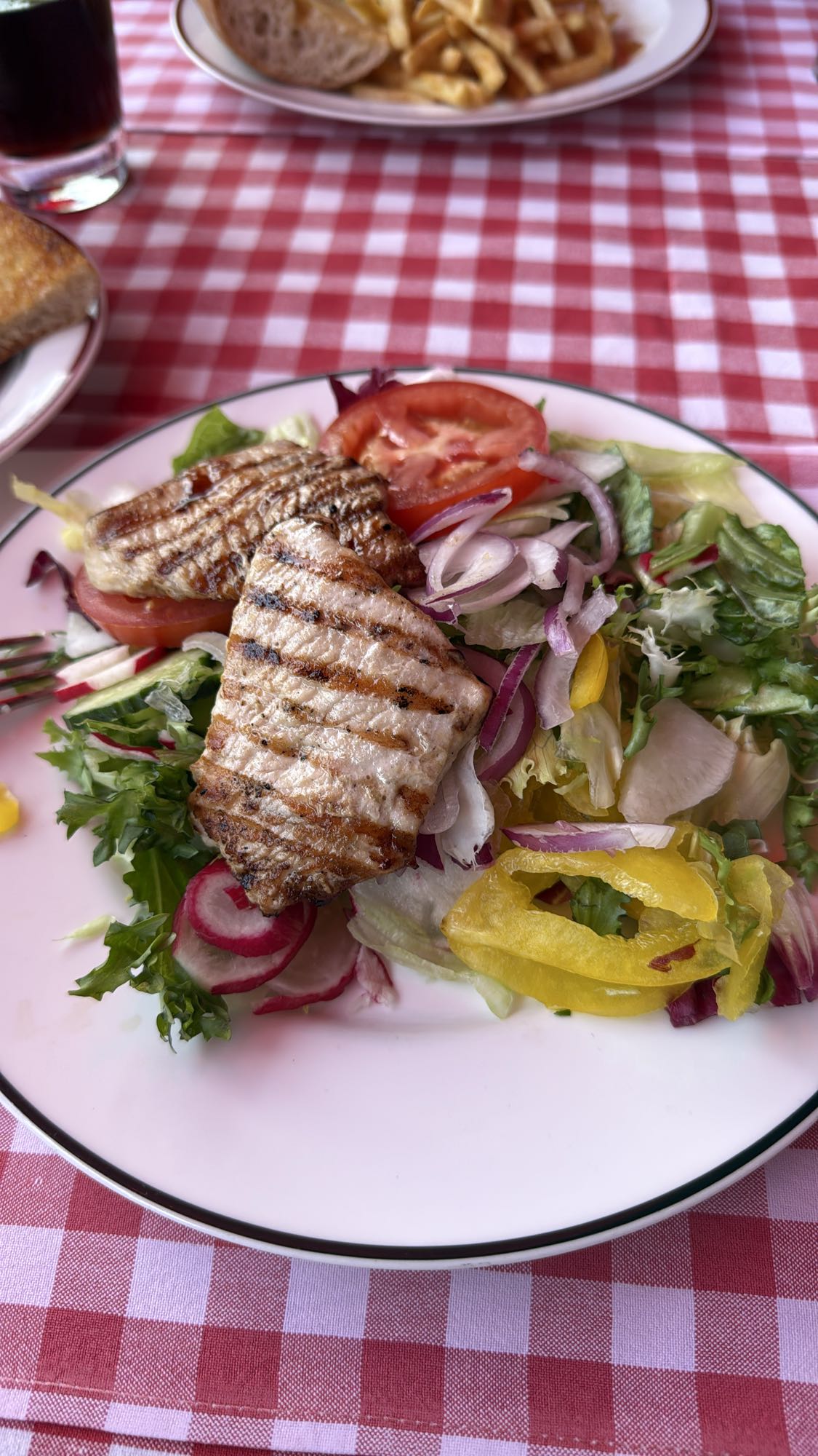 Gegrillter Thunfischsalat