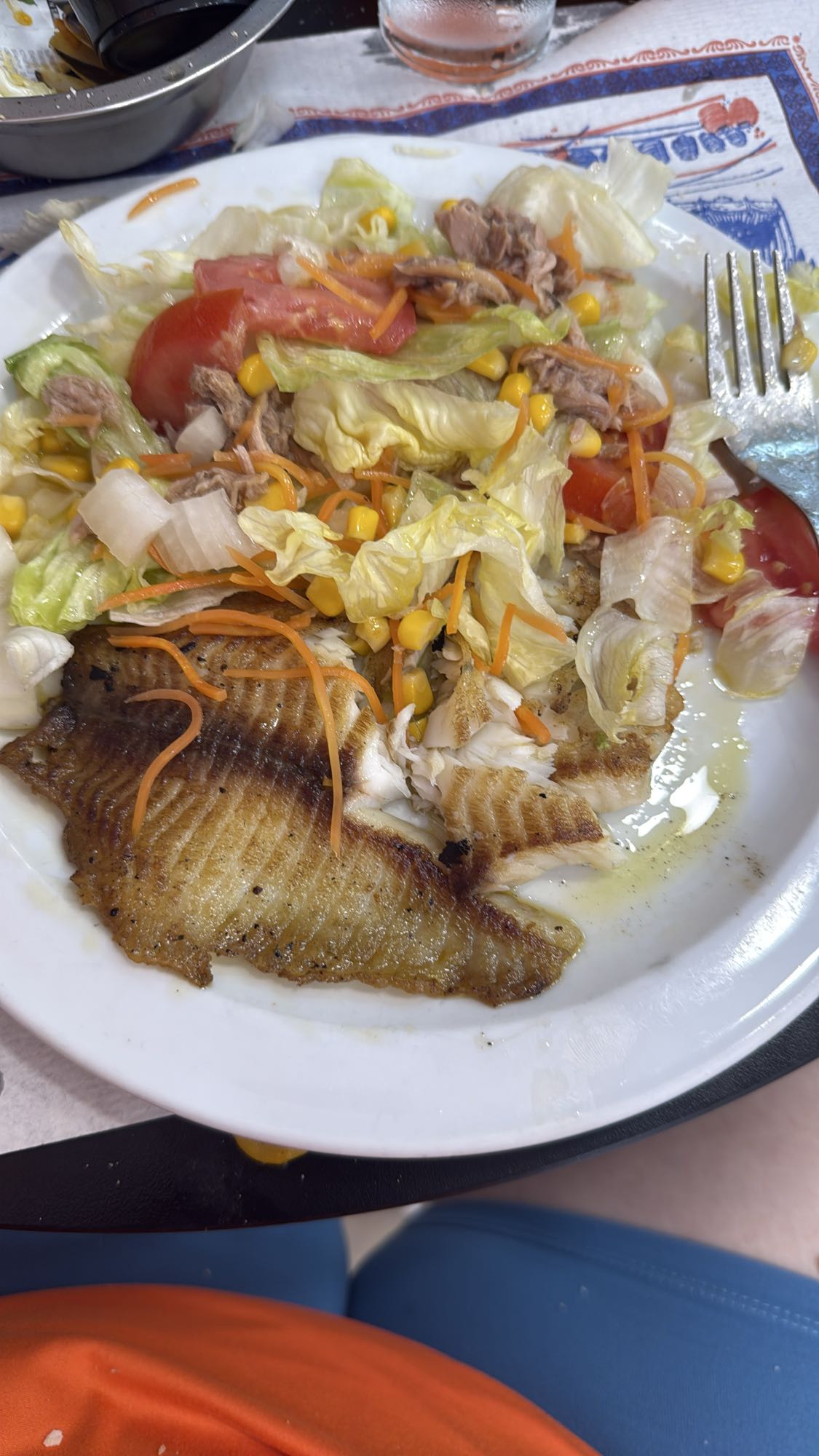 ensalada con pescado a la plancha