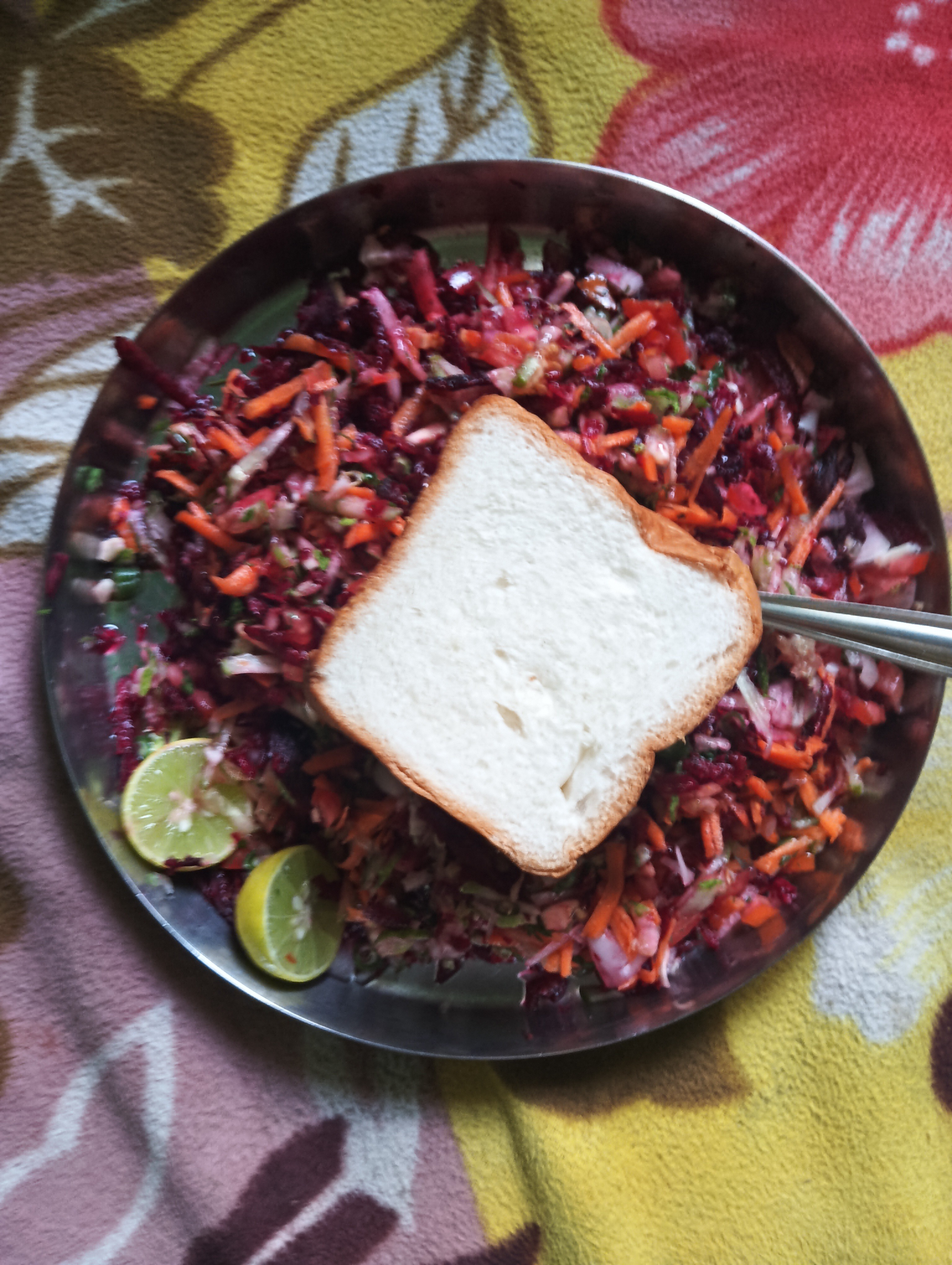 Veggie Salad with Bread