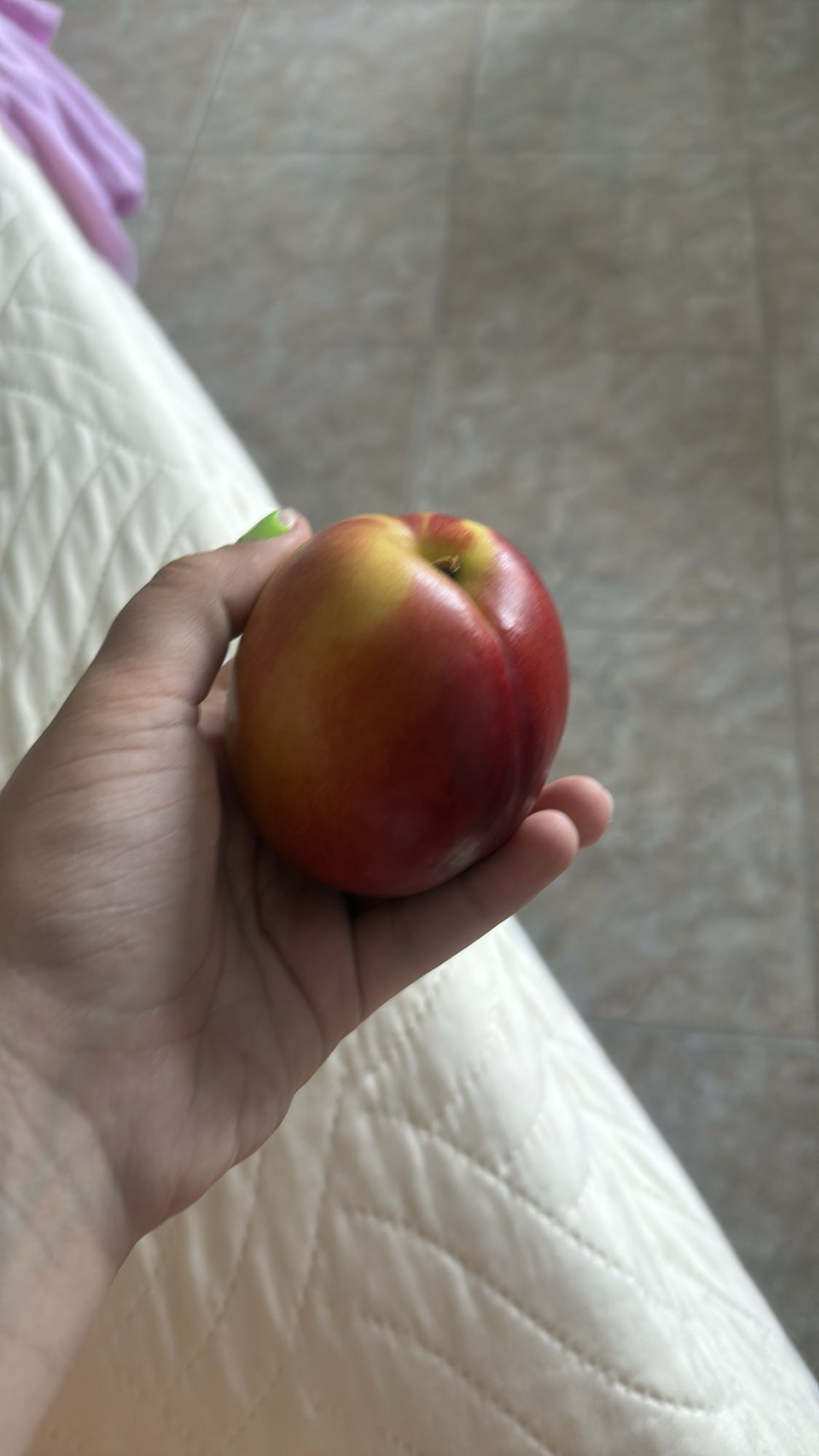 Nectarina proaspătă