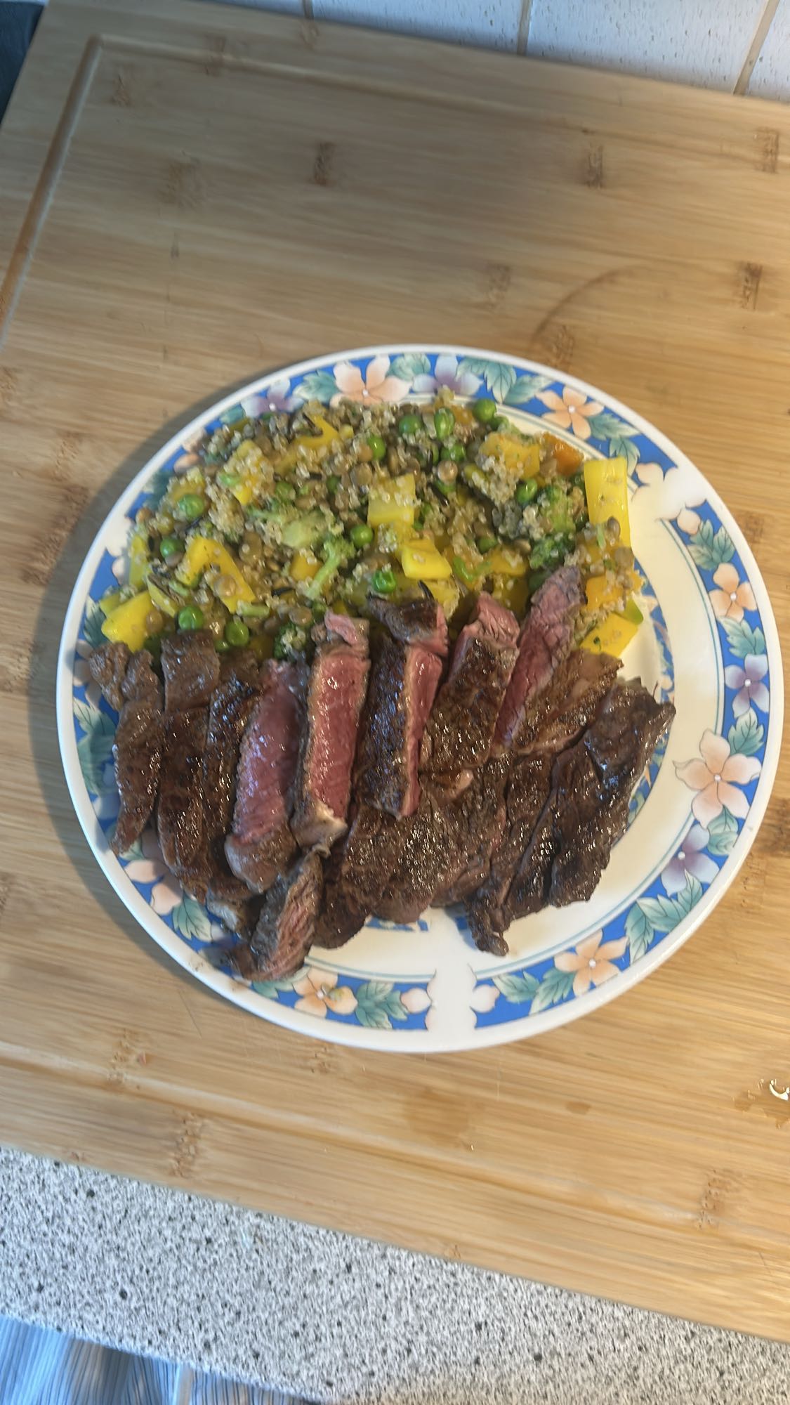 Biefstuk met quinoa salade