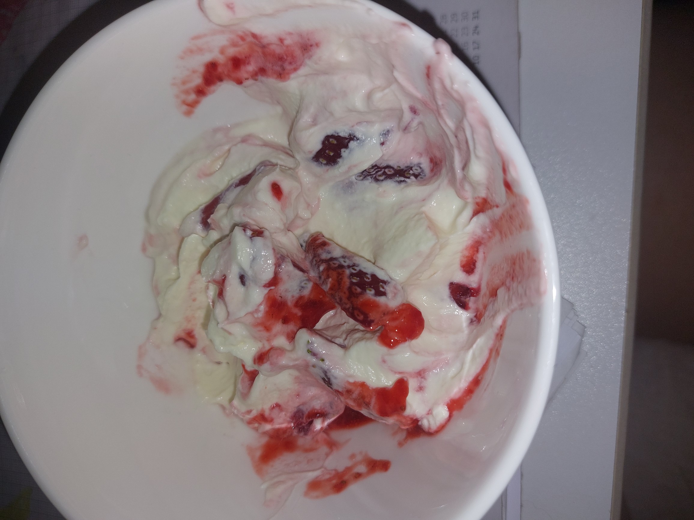 Joghurt mit Erdbeeren