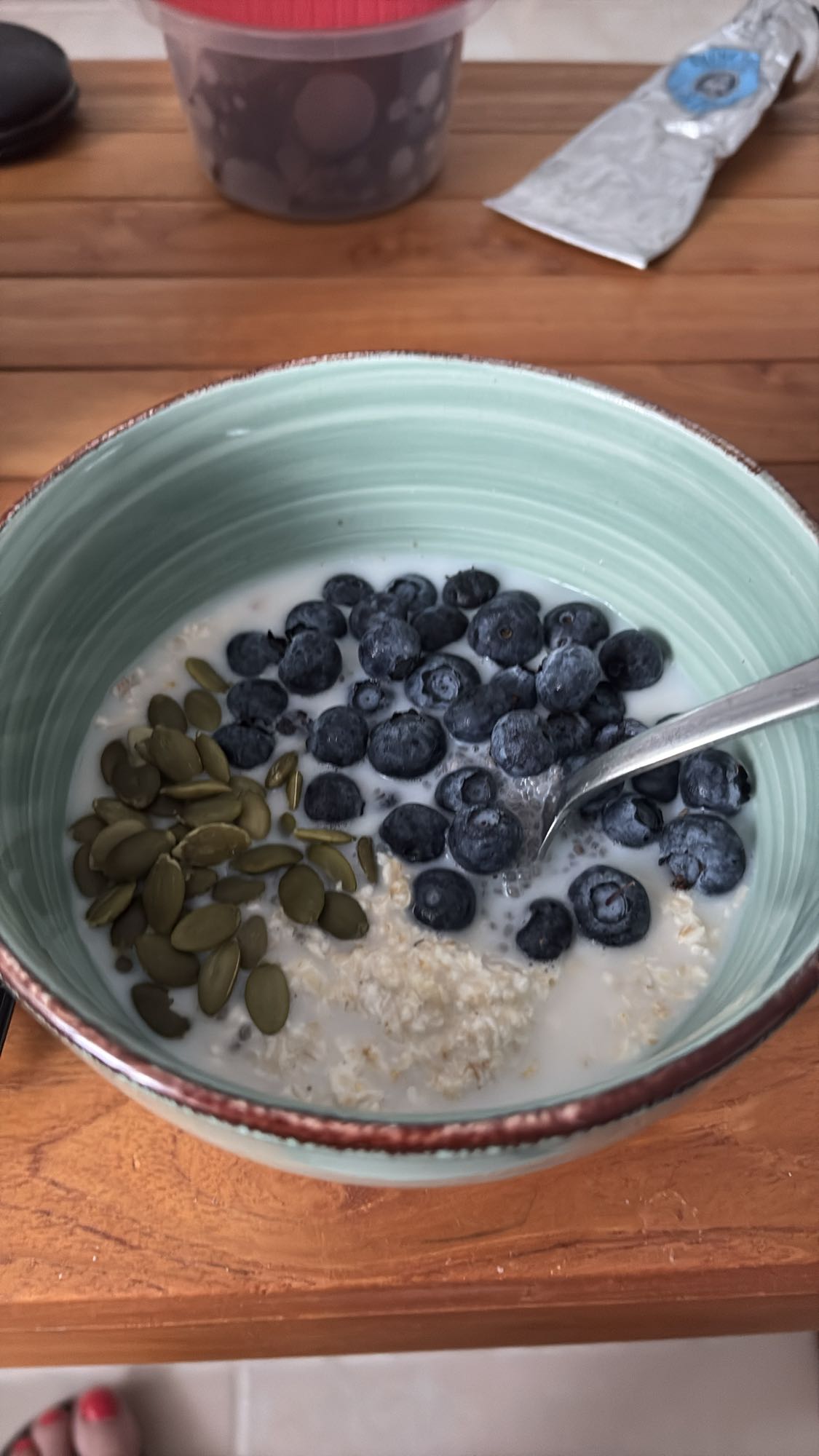 Blueberry oat bowl