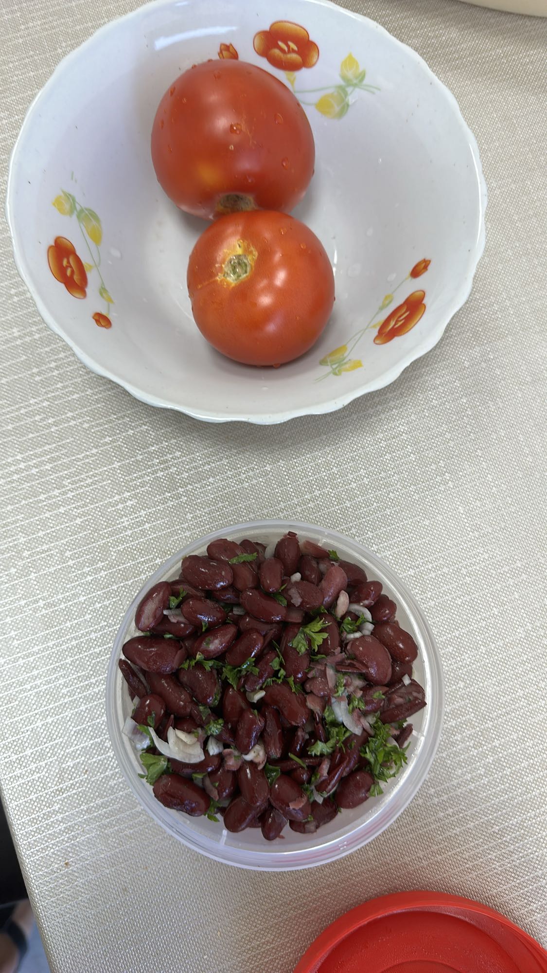 Salată de fasole roșie