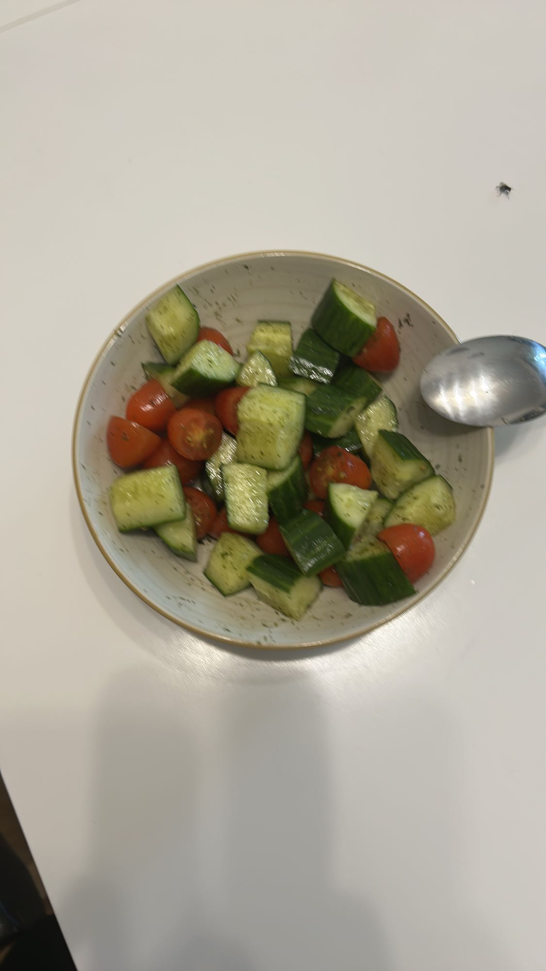 Komkommer-tomatensalade