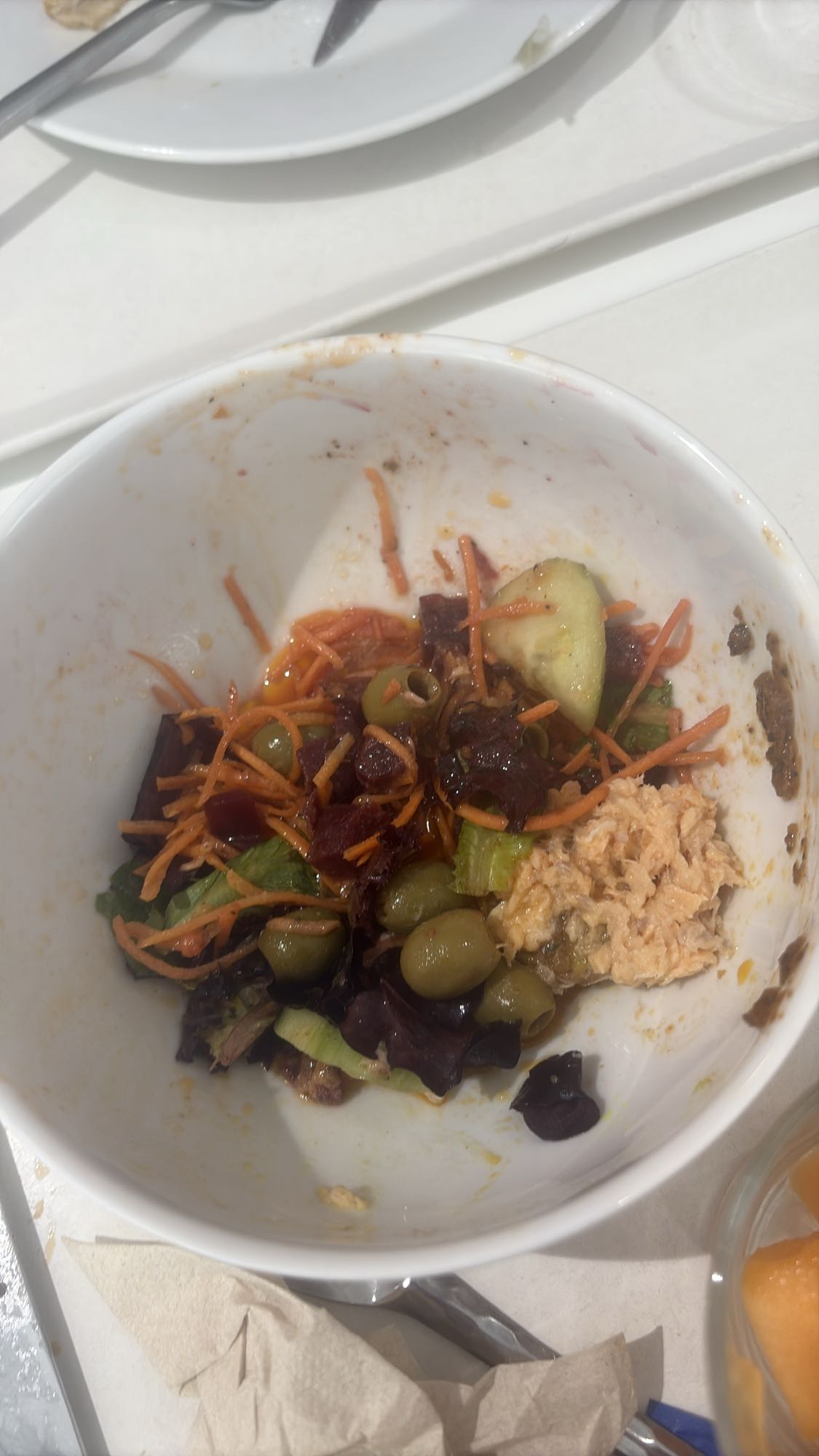 salade au thon et légumes