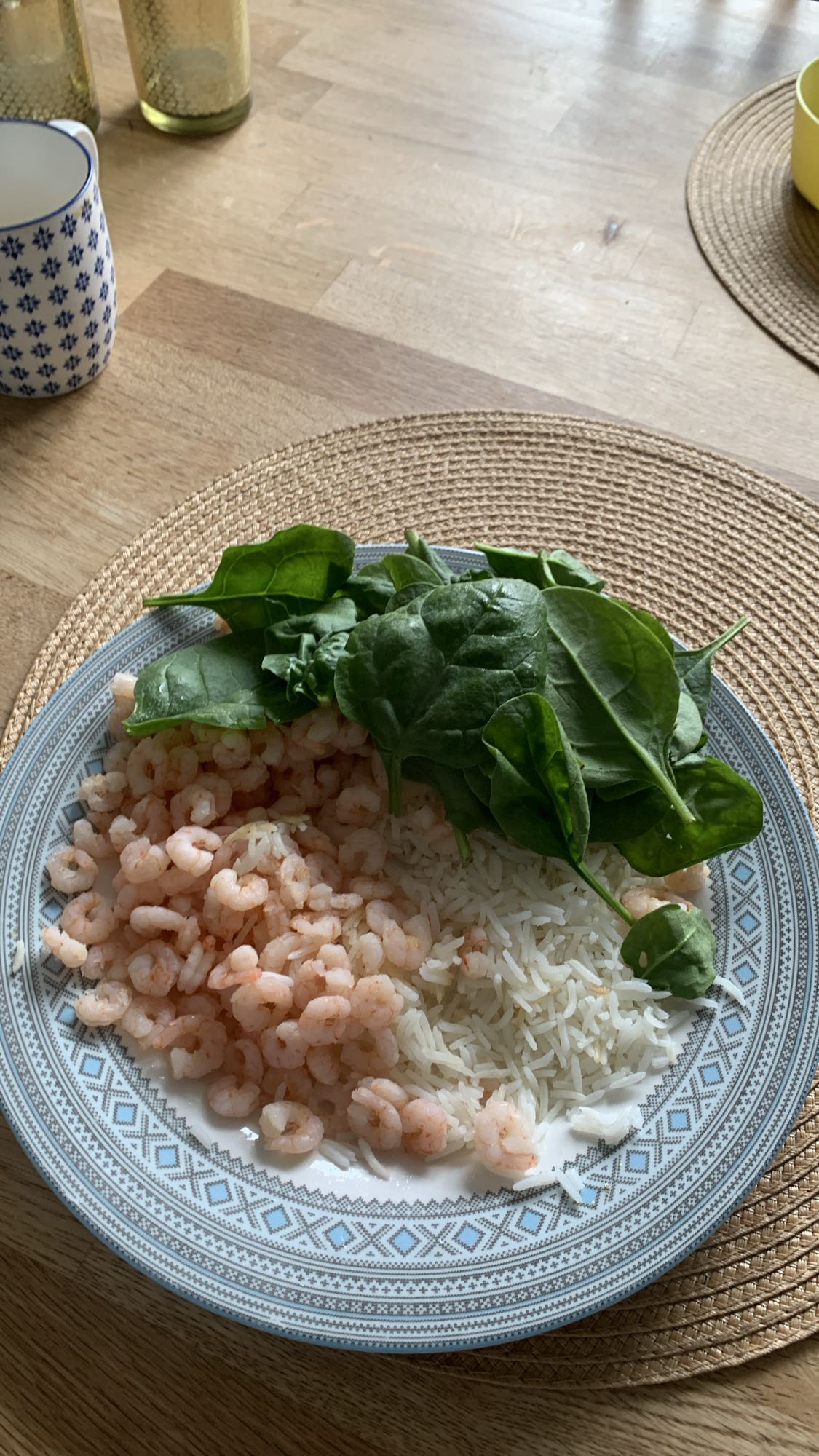 Räkor med ris och spenat