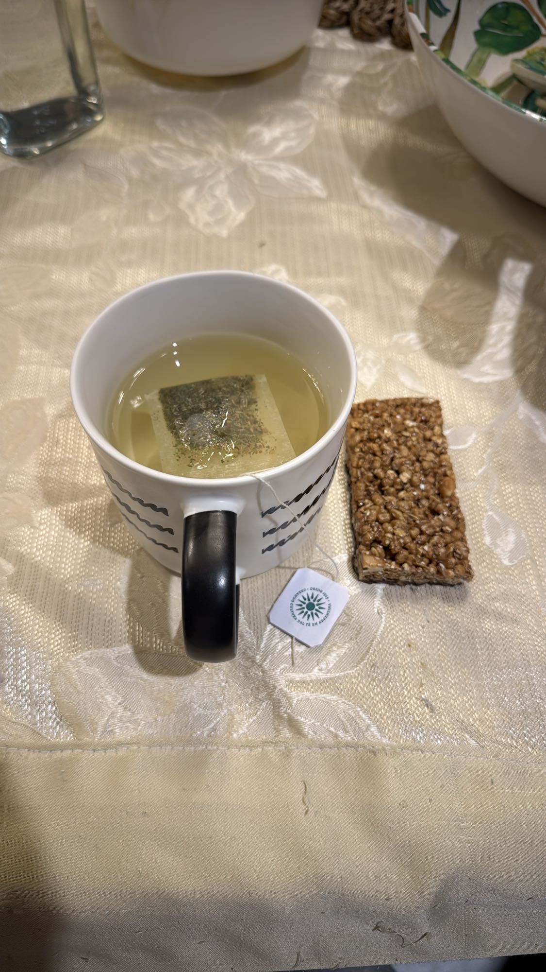 té con barra de cereal