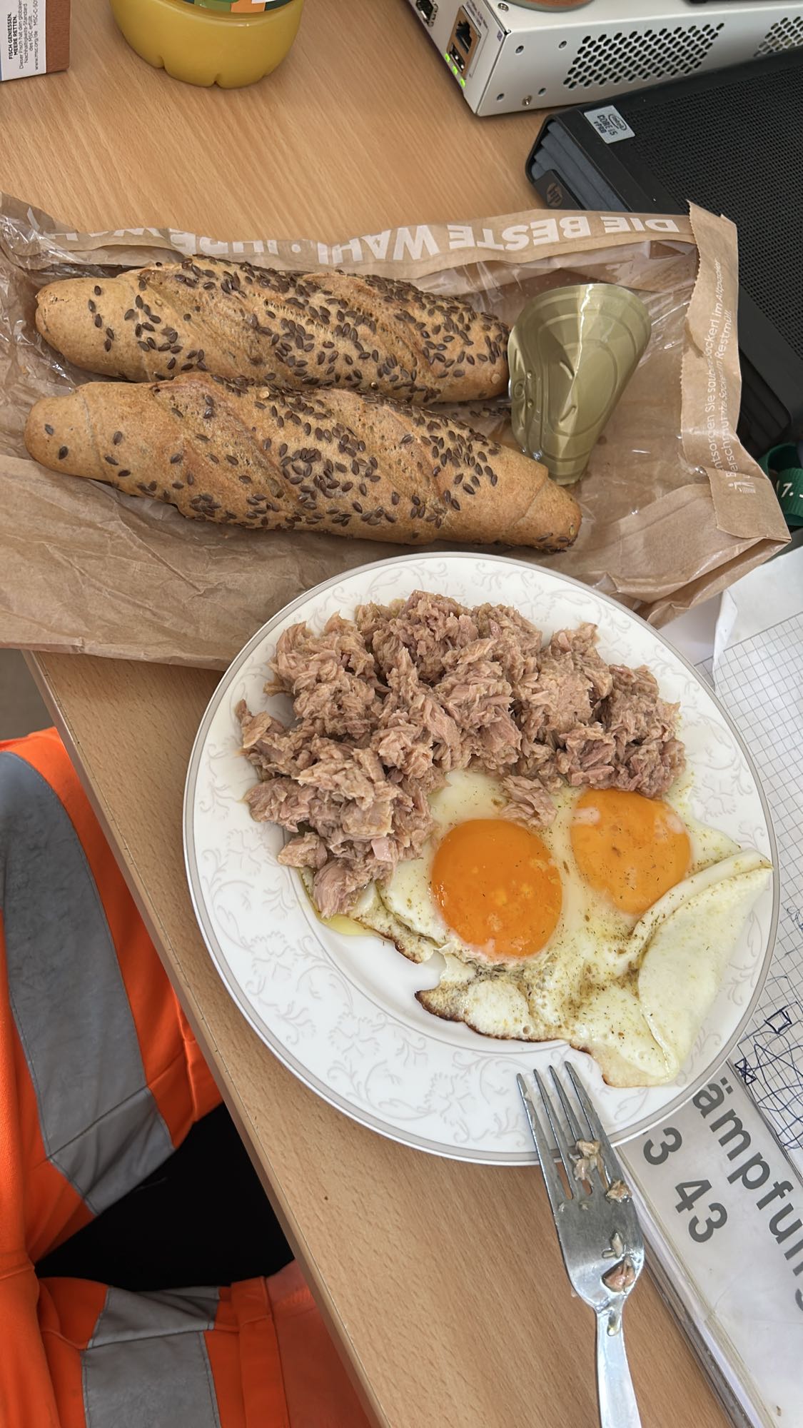 Thunfisch, Eier & Körnerbrot