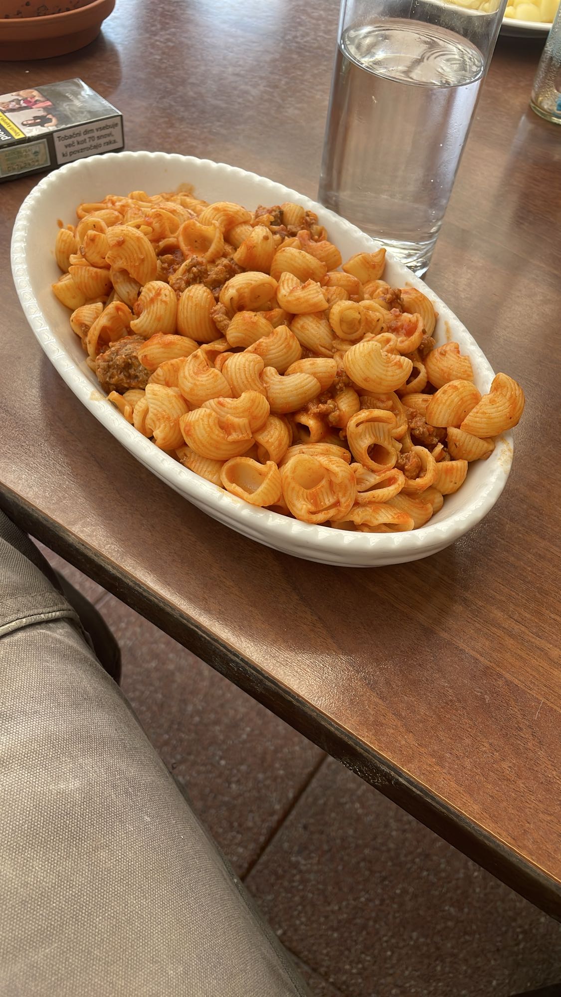 Testenine z mesno omako