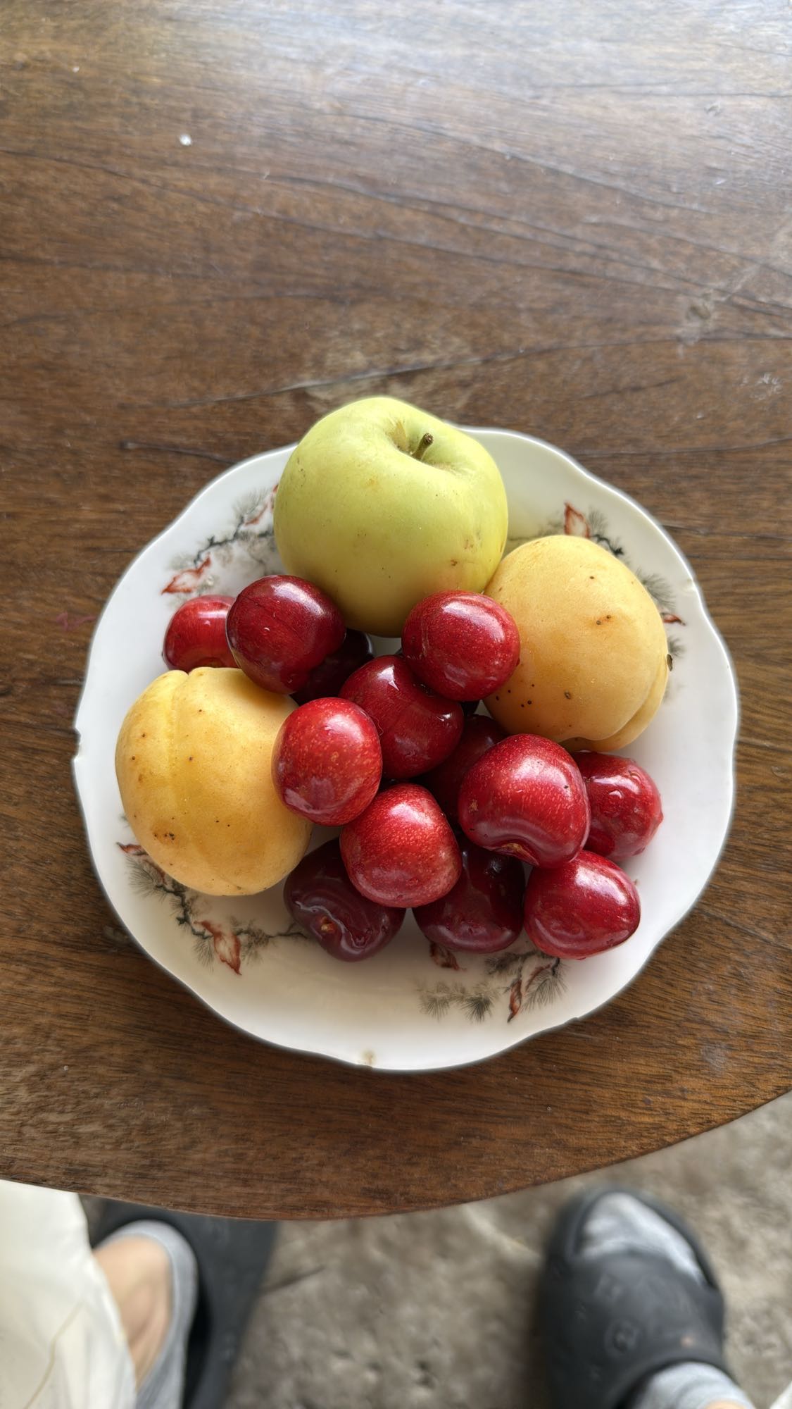 тарелка фруктов