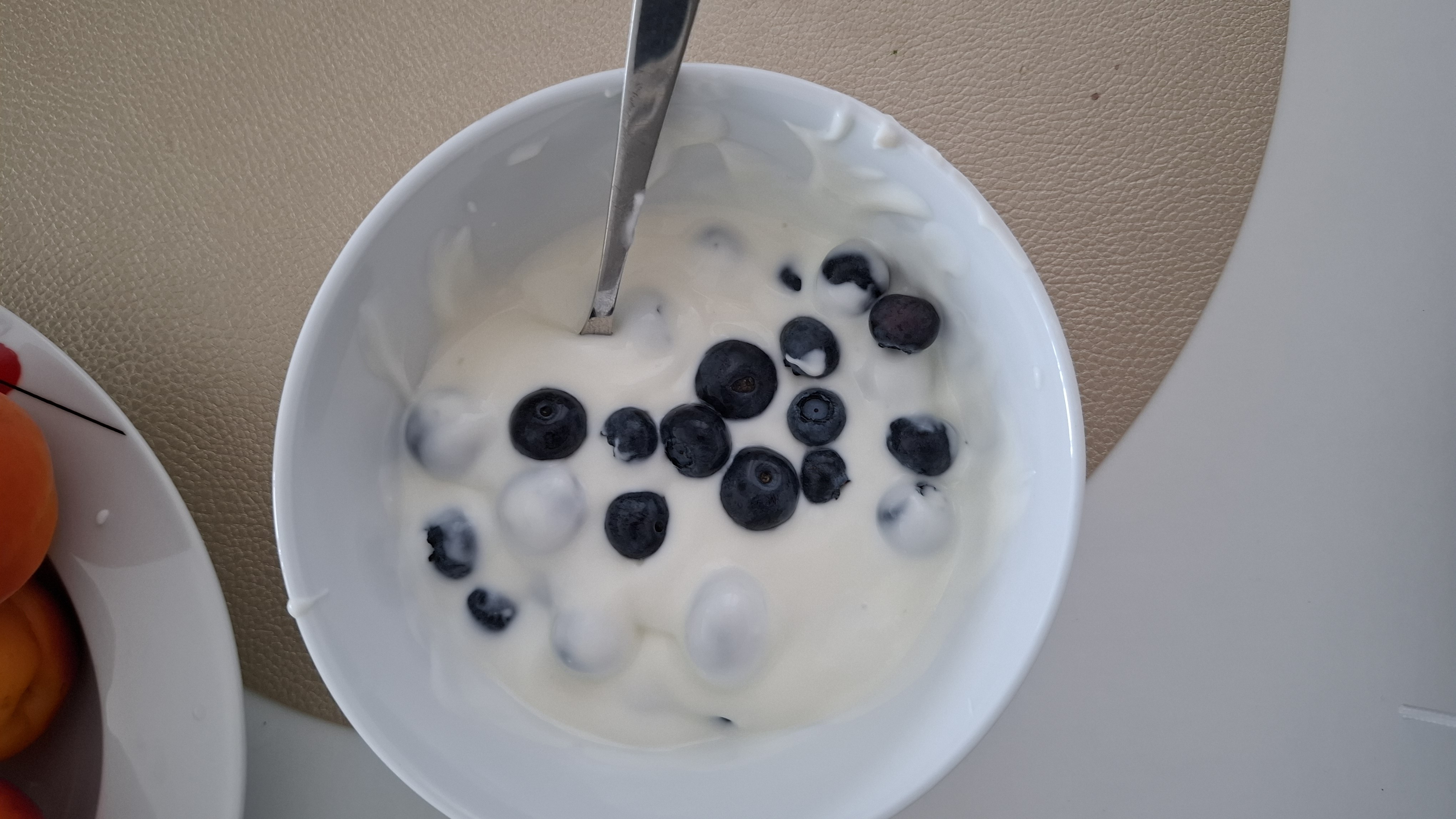 Blueberry yogurt bowl