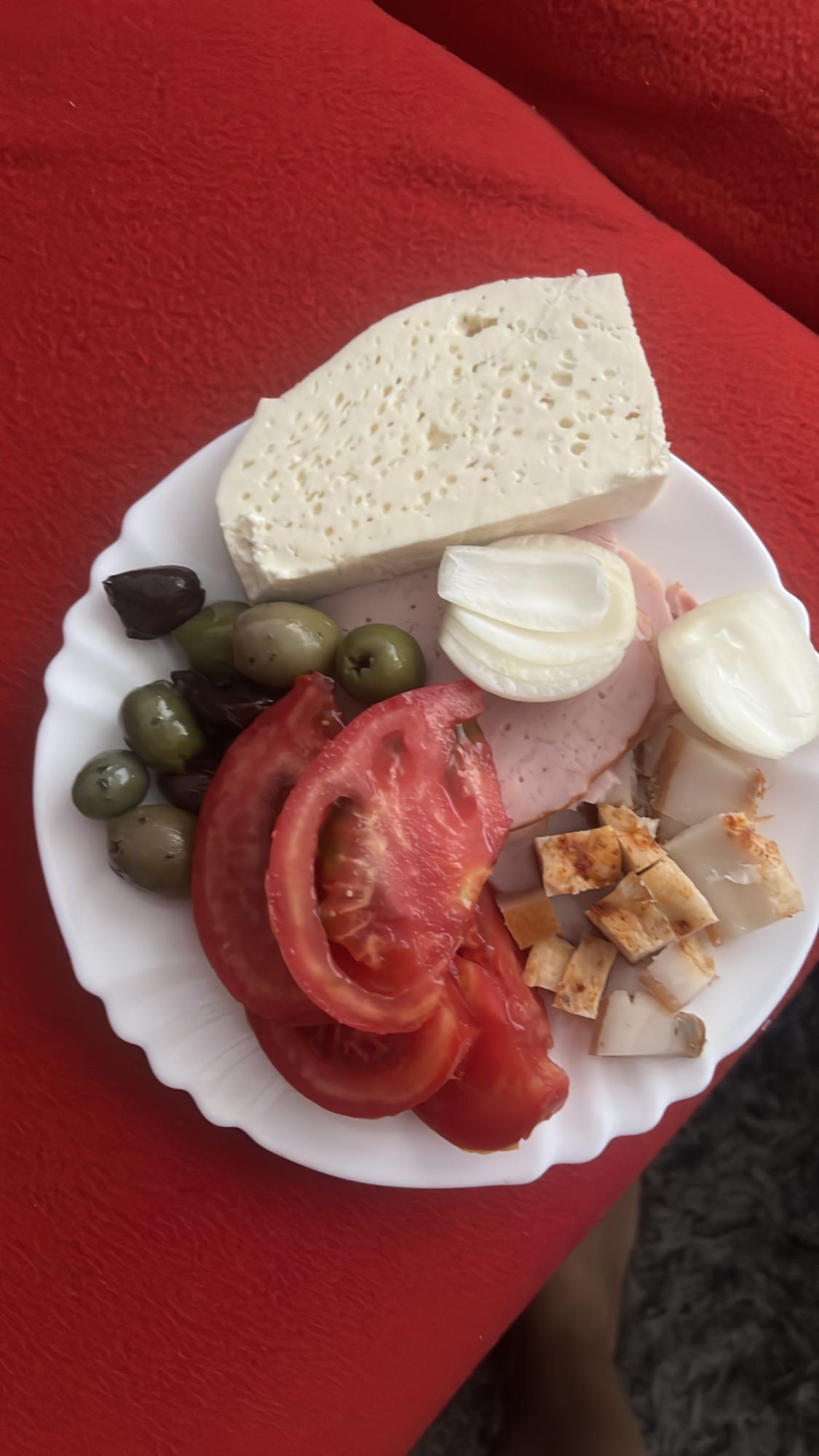 Mic dejun cu legume și brânză