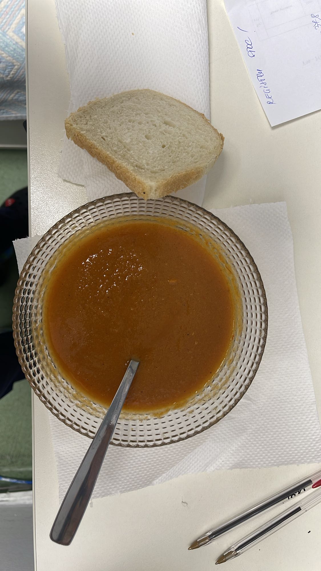 Supă cremă de legume cu pâine