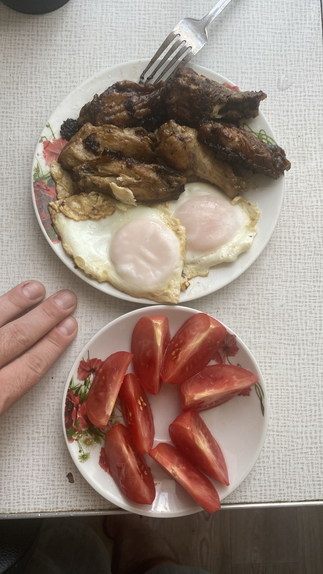 Куриные крылья с яйцами