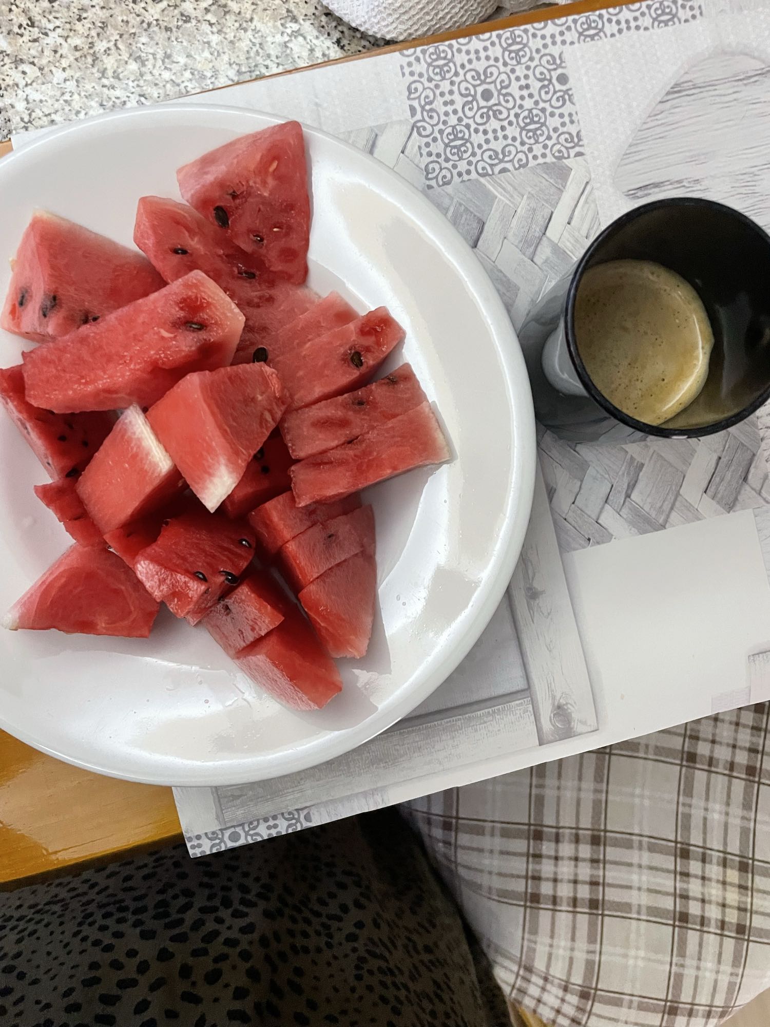 Karpuz ve kahve tabağı