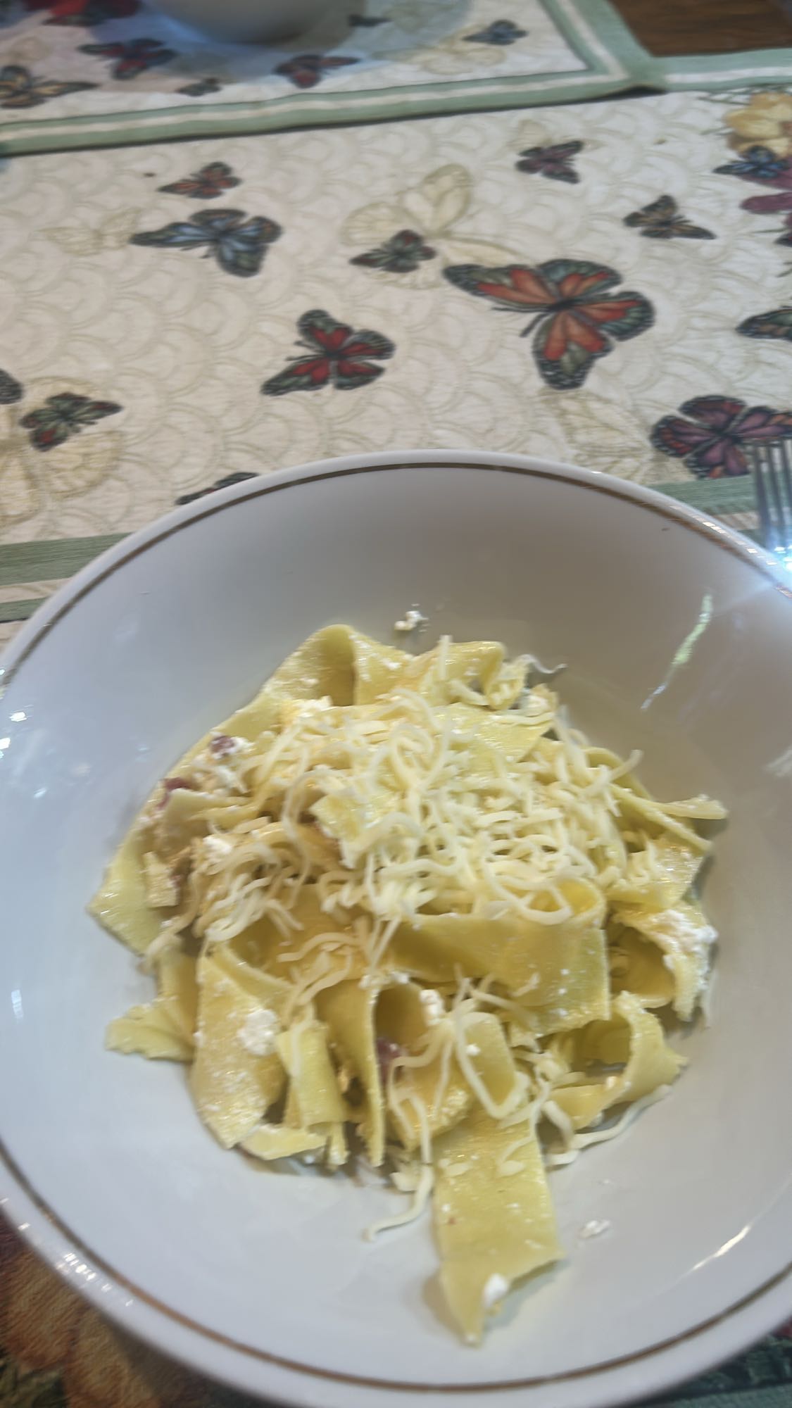 Paste cu brânză și cașcaval