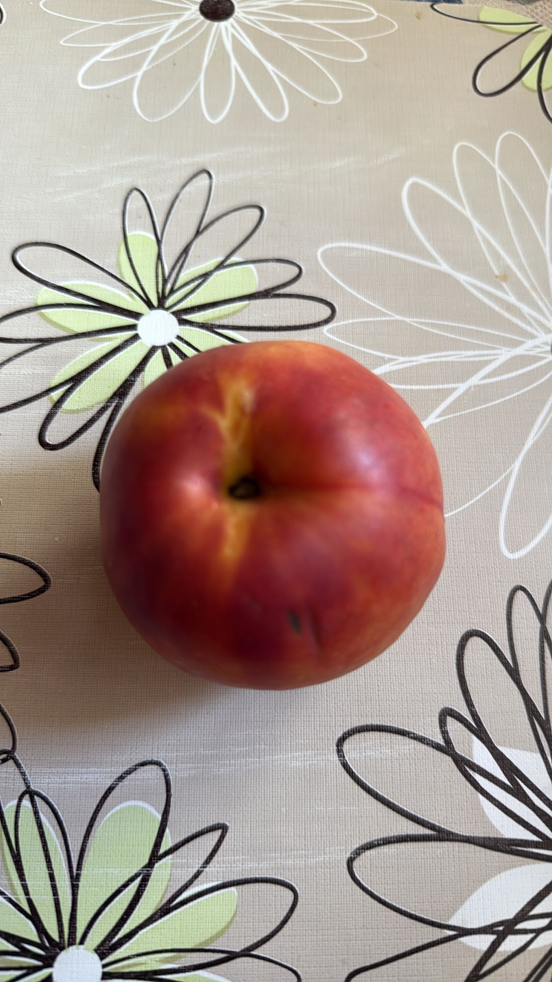 Nectarina proaspătă