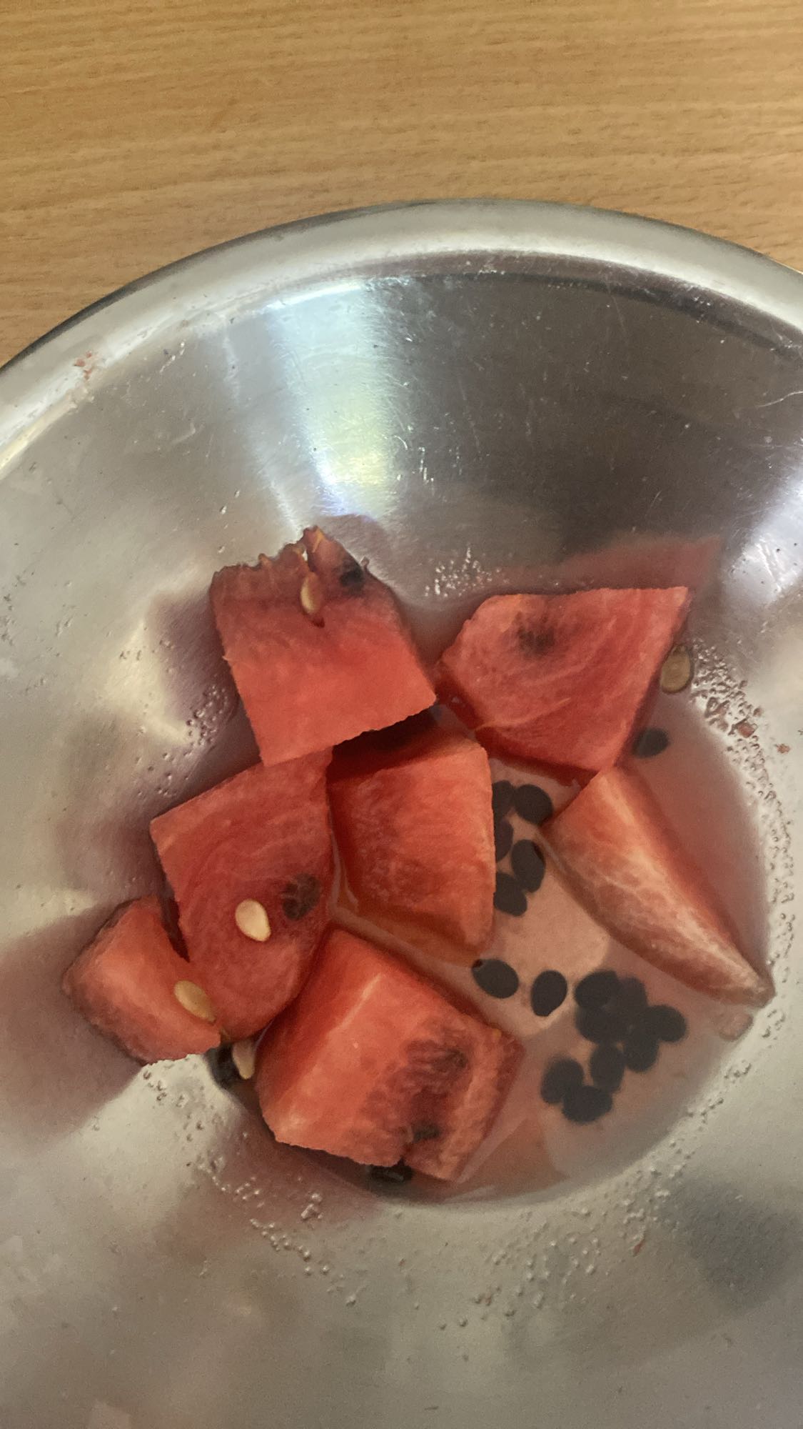 Kawałki arbuza w misce