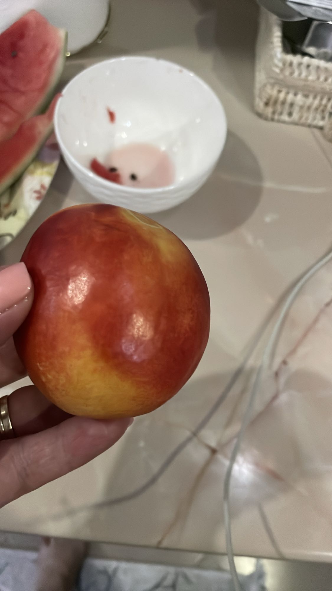 Nectarina proaspătă