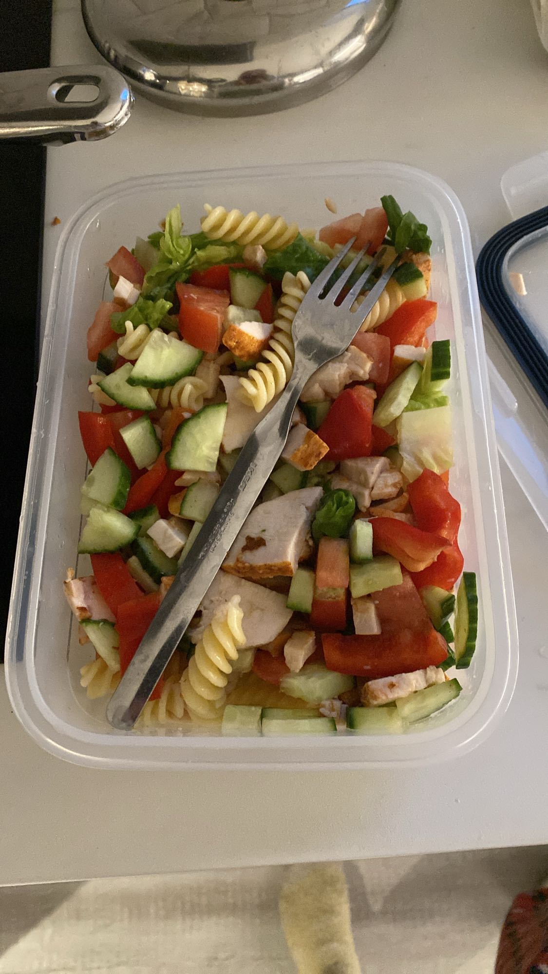Kycklingsallad med pasta