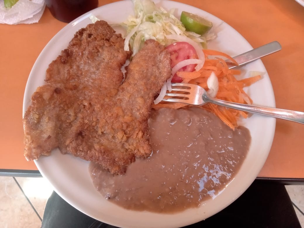 Milanesa con ensalada