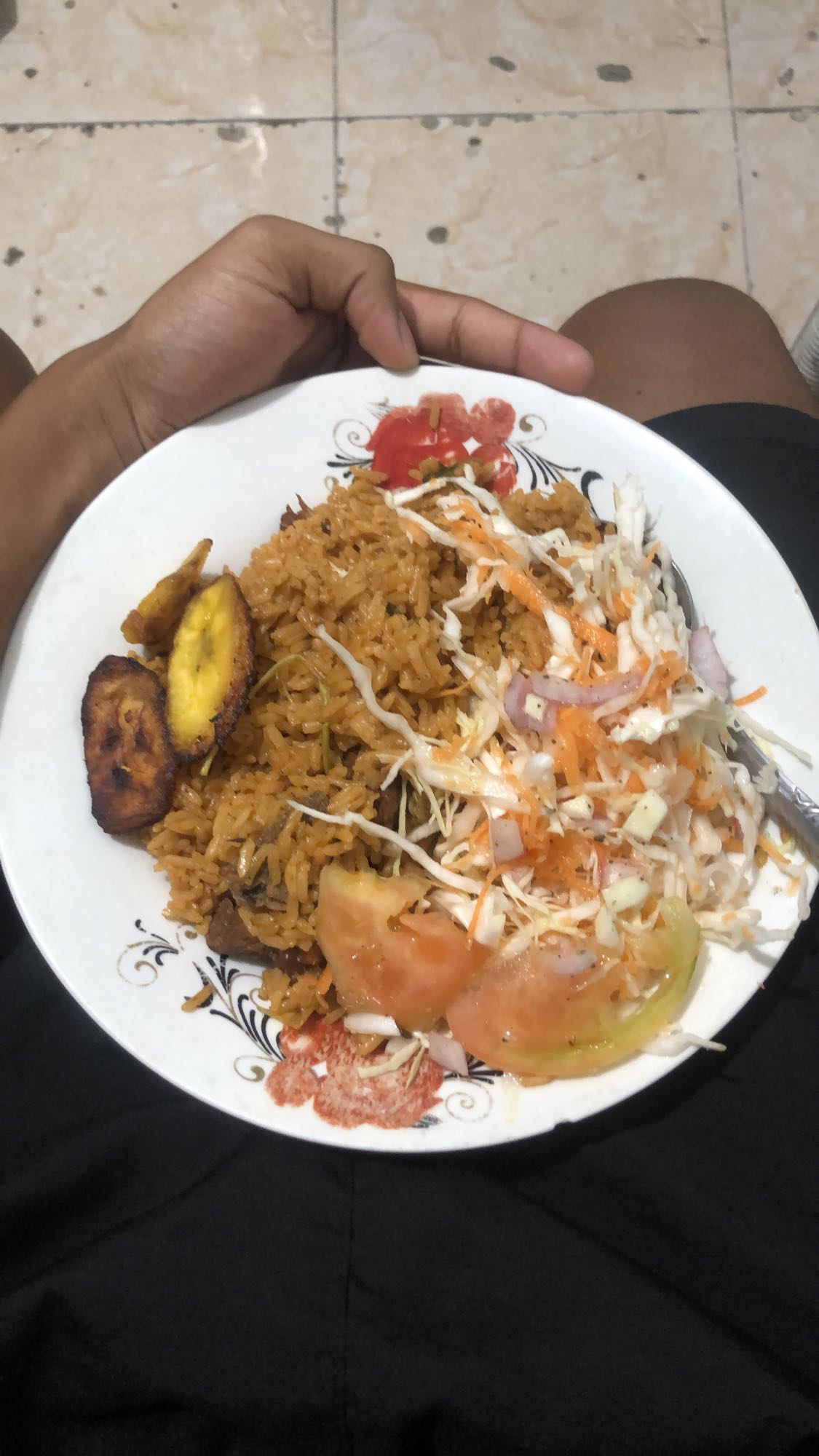 arroz con plátano y ensalada
