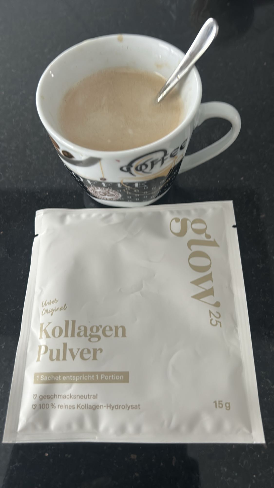 Kaffee mit Kollagenpulver