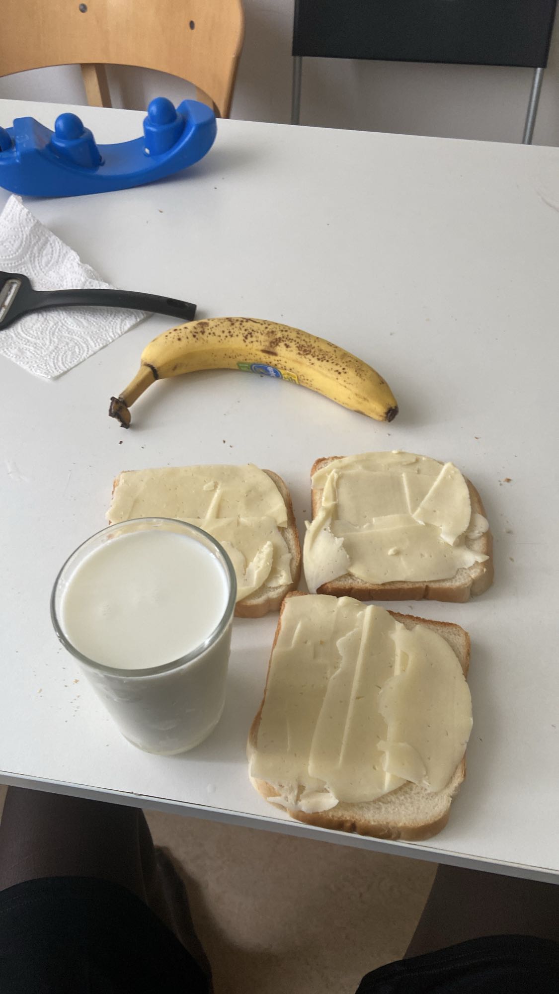 Cheese Sandwich, Banana, Milk
