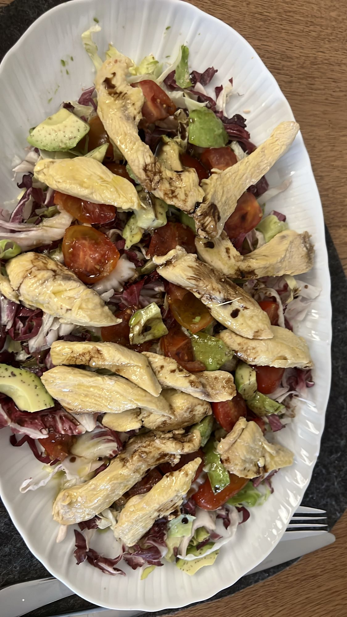 Pollo con ensalada mixta
